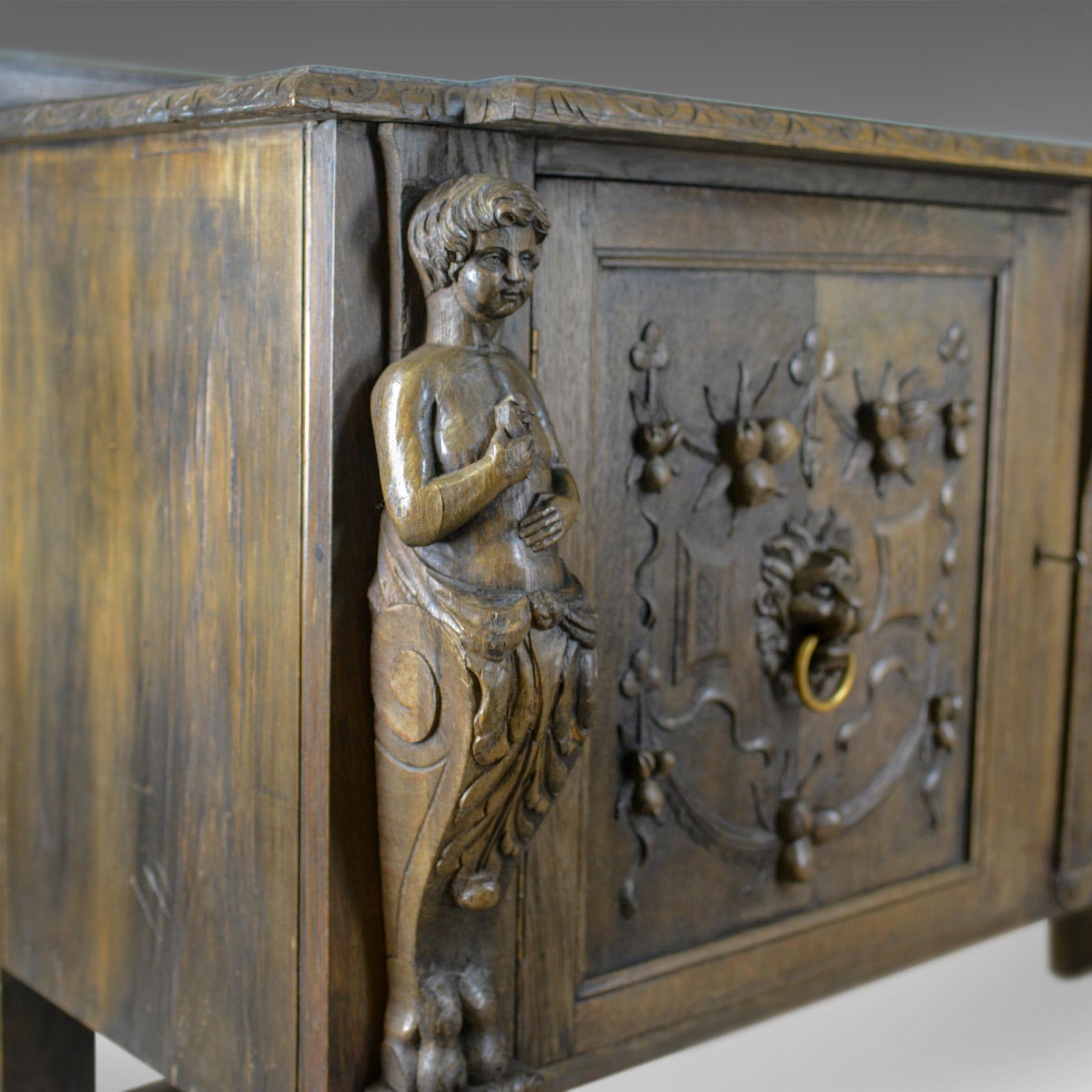 Large Carved Oak Cabinet, English Sideboard, Jacobean Revival Cupboard (20. Jahrhundert)