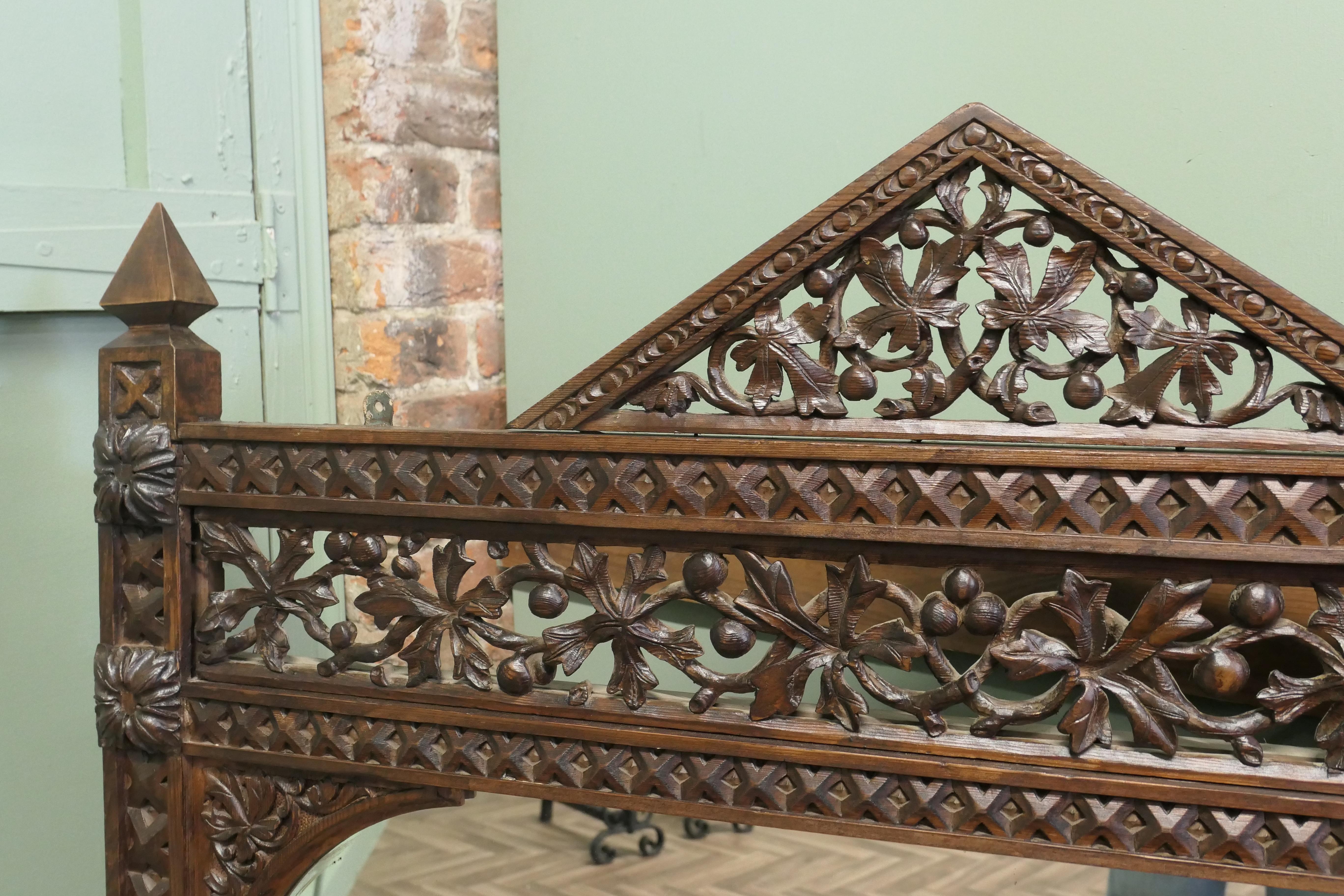 Chêne Grand trumeau en Oak sculpté   Il s'agit d'une grande pièce très habilement sculptée en vente