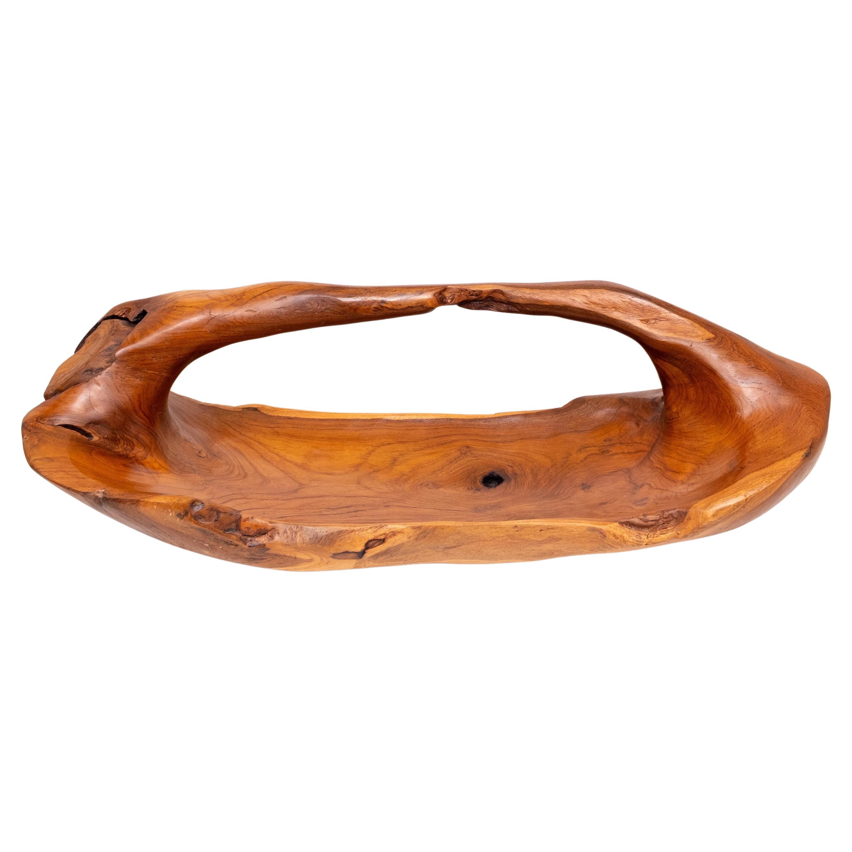 Grande cesto di frutta in Wood Wood intagliato   In piedi sul mio tavolo da pranzo per il Moment. Un pezzo da tavola dall'aspetto fantastico  .bellissime venature del Wood  Come un oggetto d'arte. 