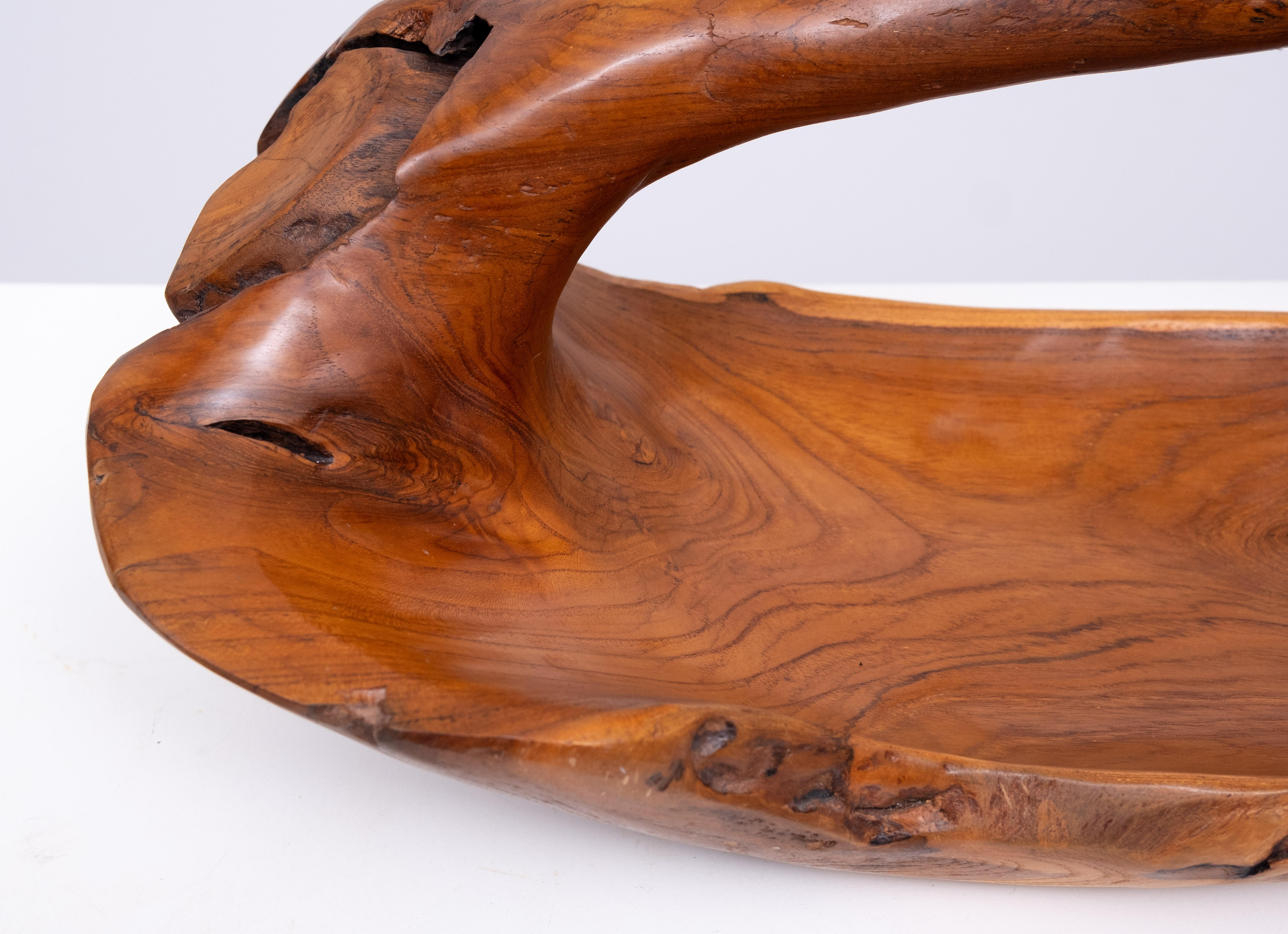 Mid-Century moderno Grande cesto di frutta in Wood Wood intagliato   1970s in vendita