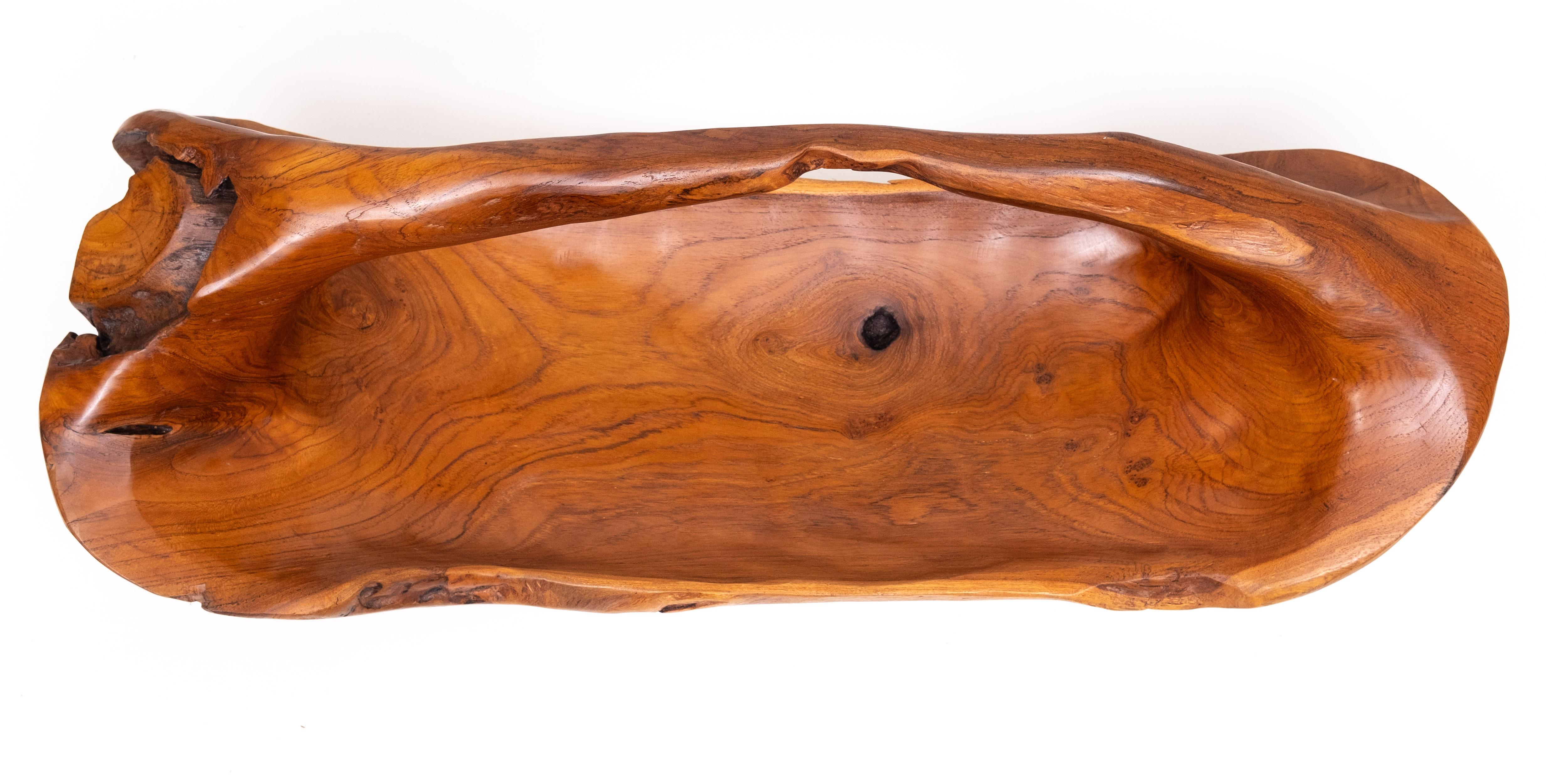 Intagliato Grande cesto di frutta in Wood Wood intagliato   1970s in vendita