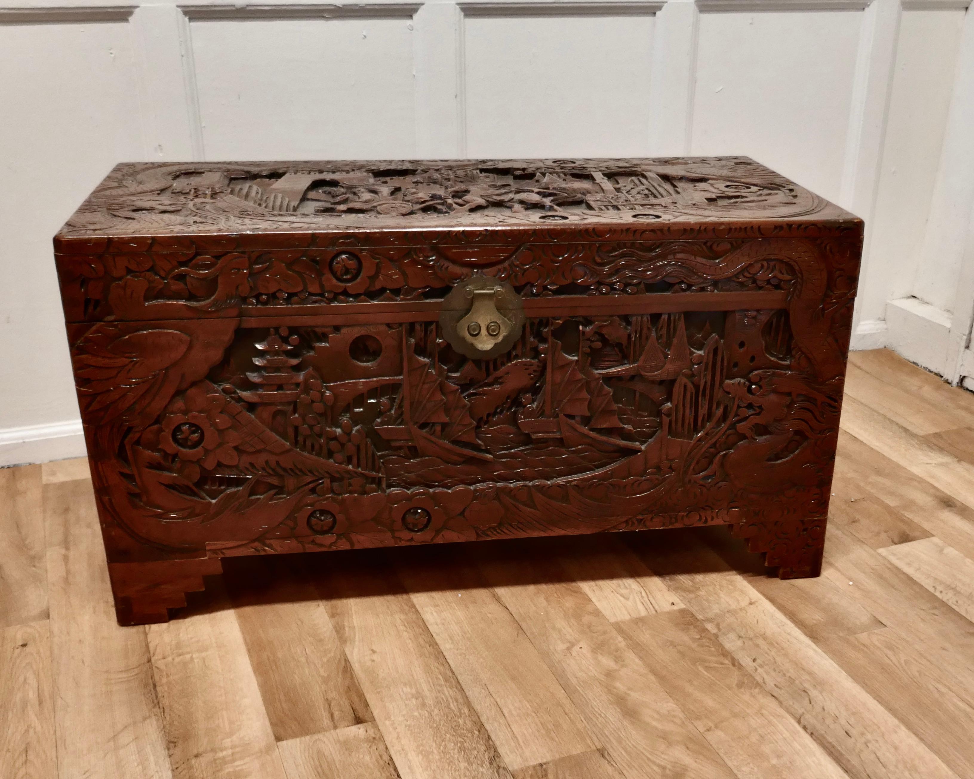 Large Carved Oriental Camphor Wood Chest In Good Condition For Sale In Godshill, Isle of Wight