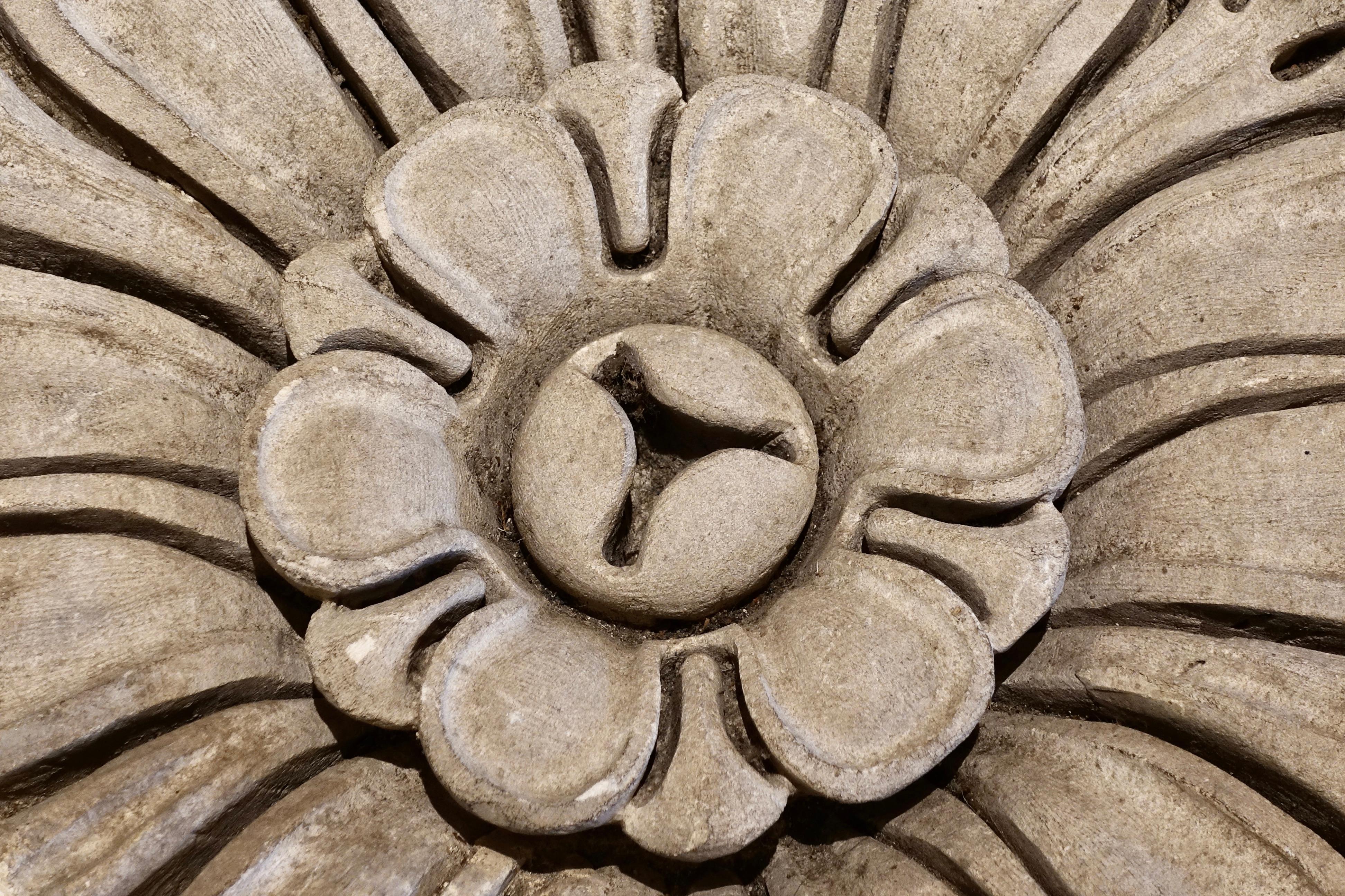 Other Large carved stone rosette - France, 18th century For Sale