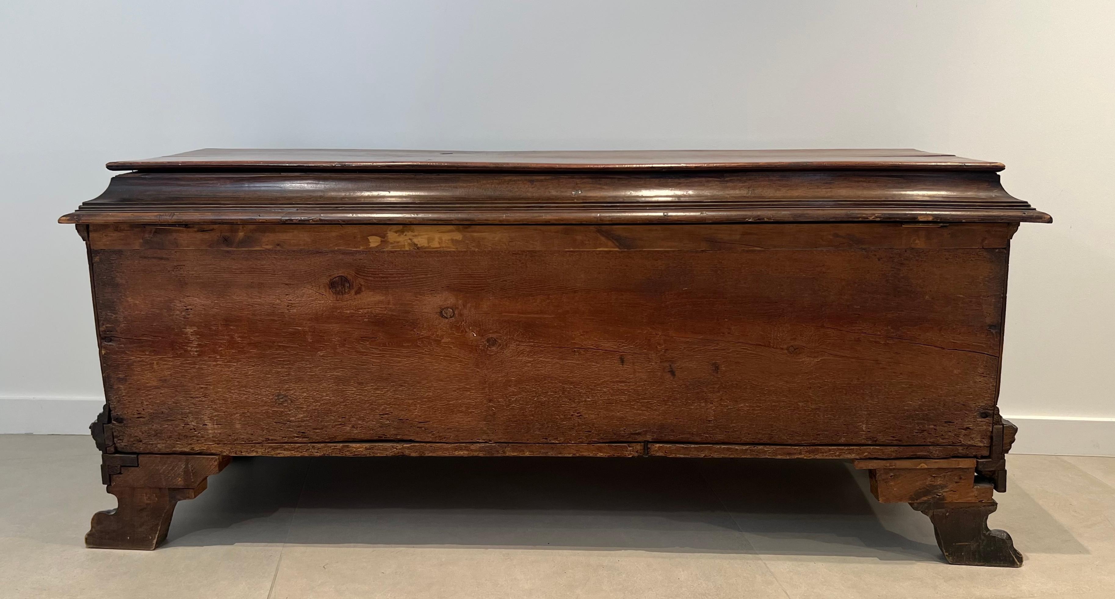 Large carved walnut cassone From Italian Renaissance Period For Sale 5