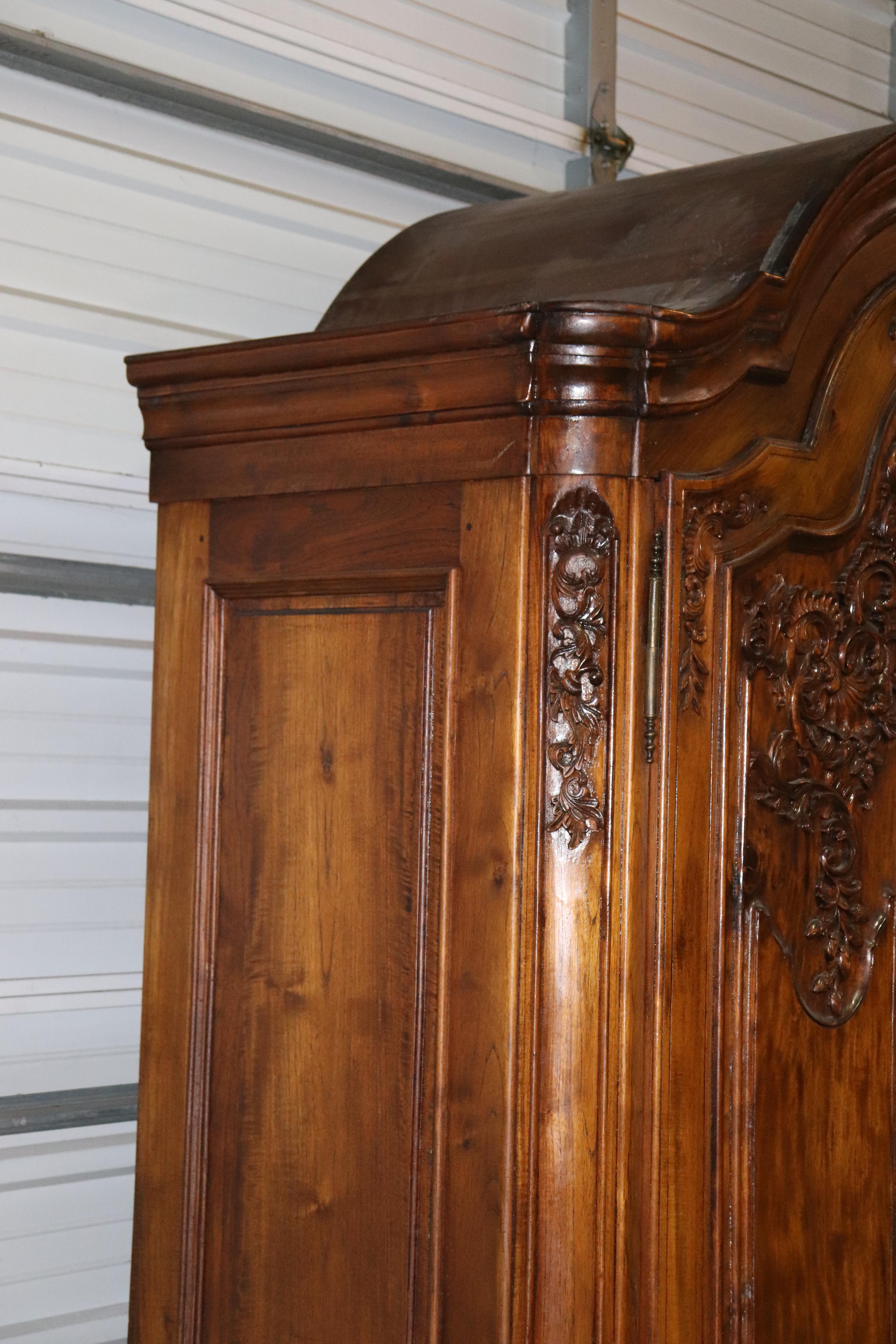 Large Carved Walnut French Bonnet Top Provincial Armoire TV Entertainment Center In Good Condition In Swedesboro, NJ