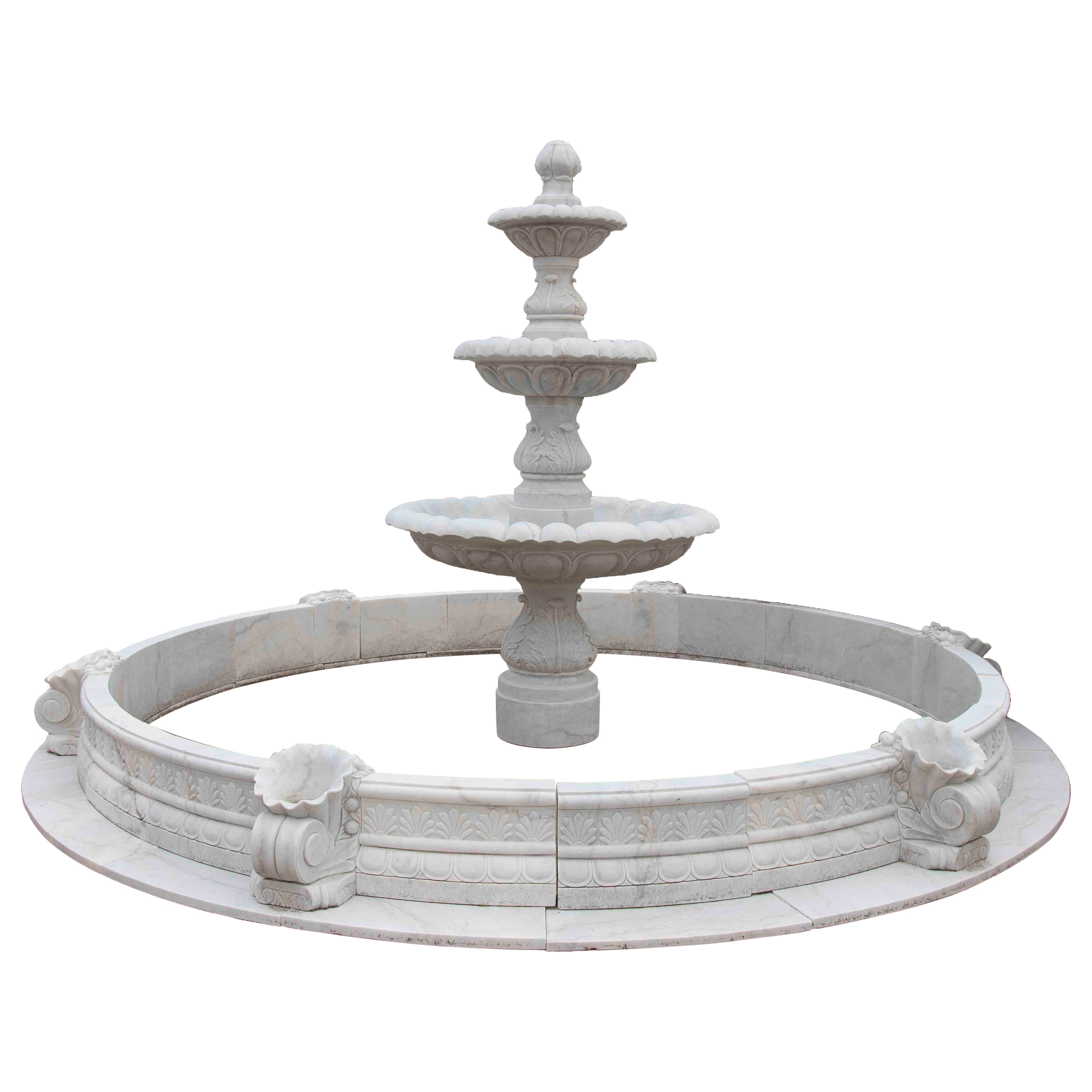 Grande fontana in marmo bianco intagliato con tre vasche e contorno