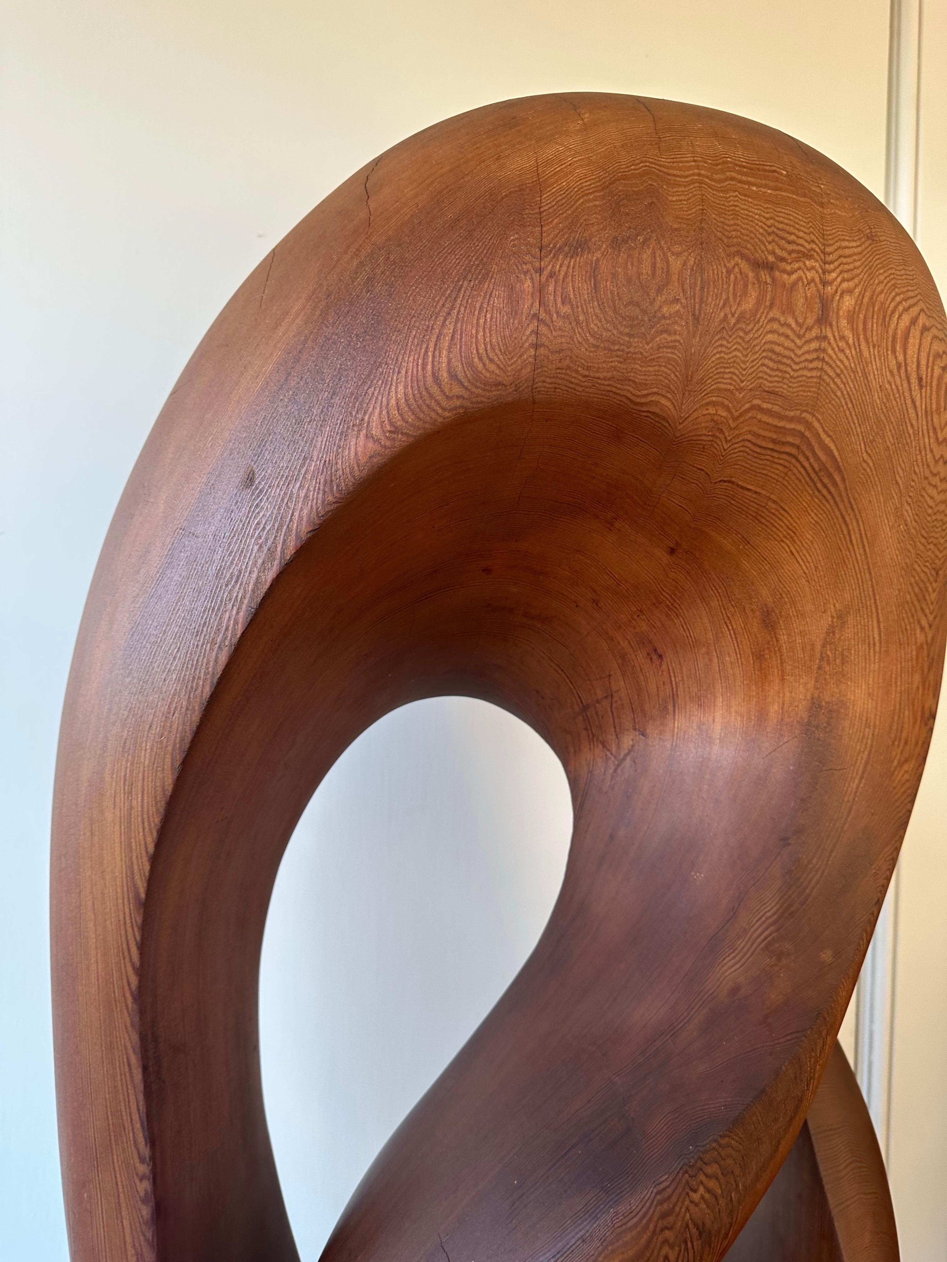 Scultura astratta in legno intagliato di grandi dimensioni in vendita 1