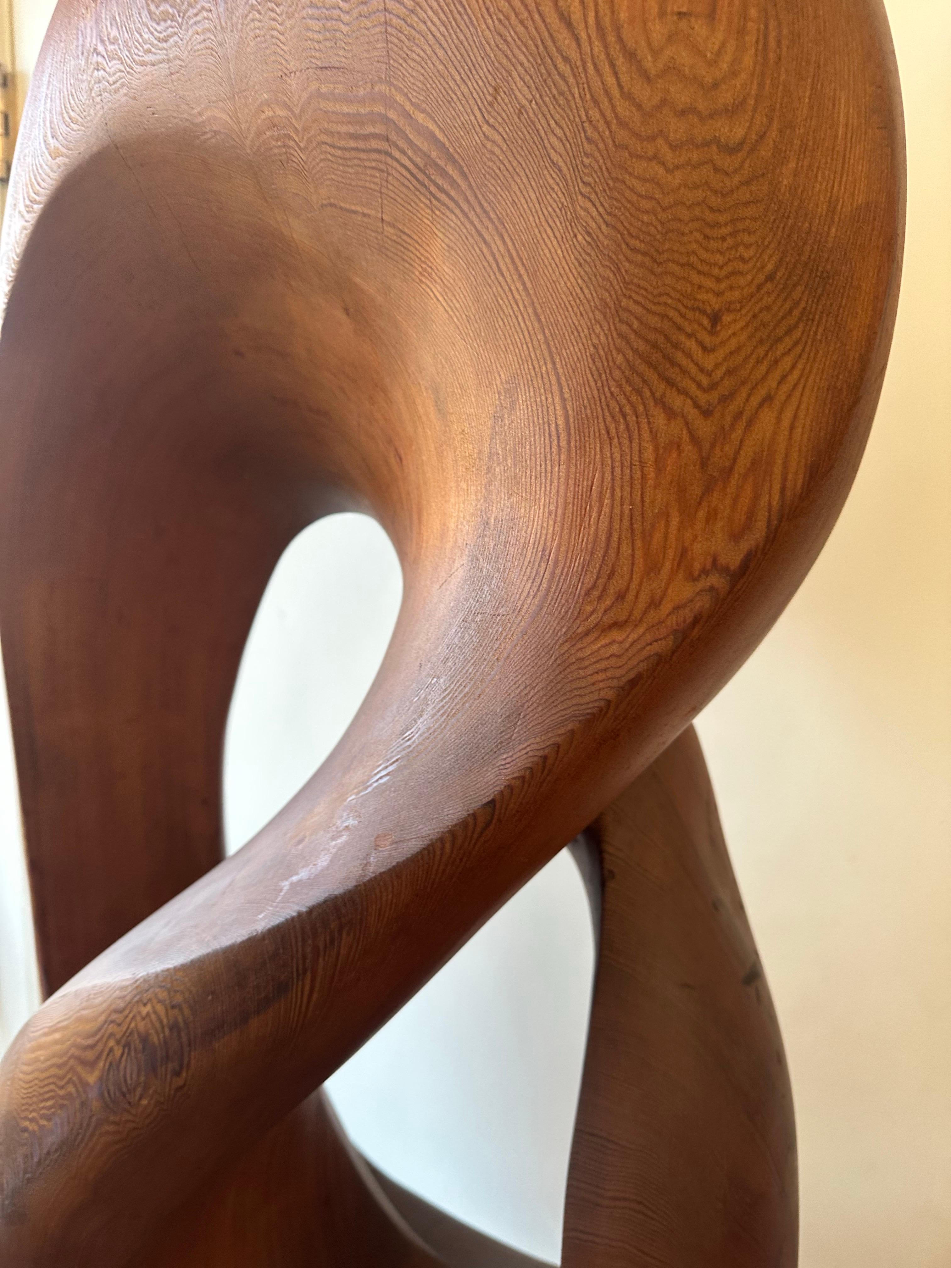 Scultura astratta in legno intagliato di grandi dimensioni in vendita 2