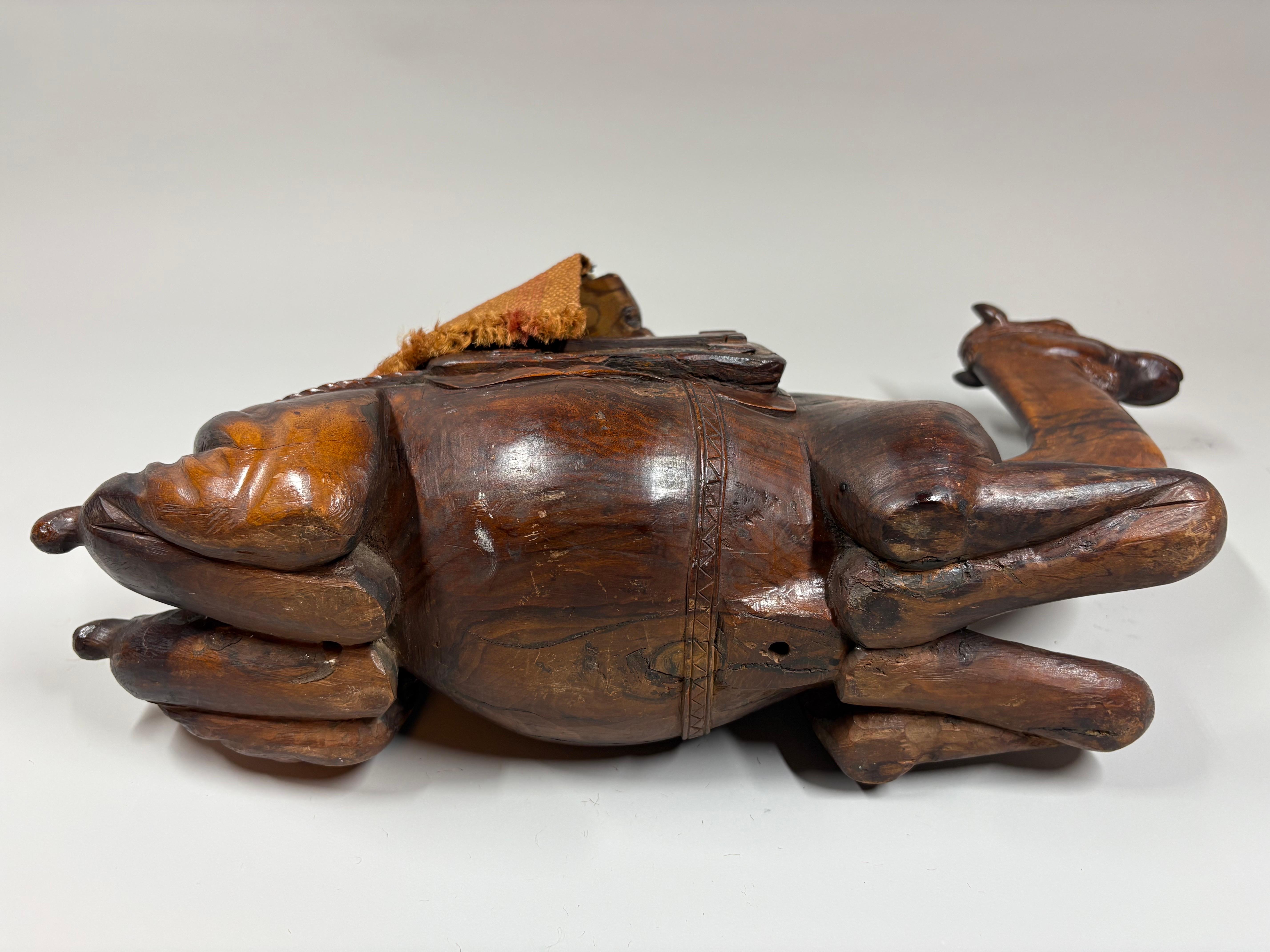 Large carved wood Austrian novelty box in the form of a Camel, circa 1910 For Sale 13