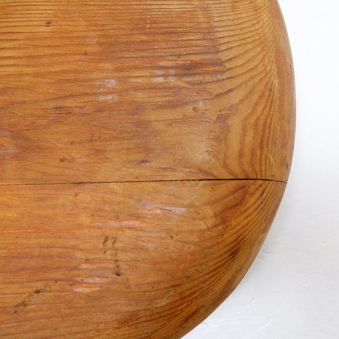 Grande fruttiera / centrotavola in legno intagliato - 20° secolo
Wabi Sabi - Vintage - Decorazione
Misure: 60x41cm H. 10cm 
Usura coerente con l'età e l'uso