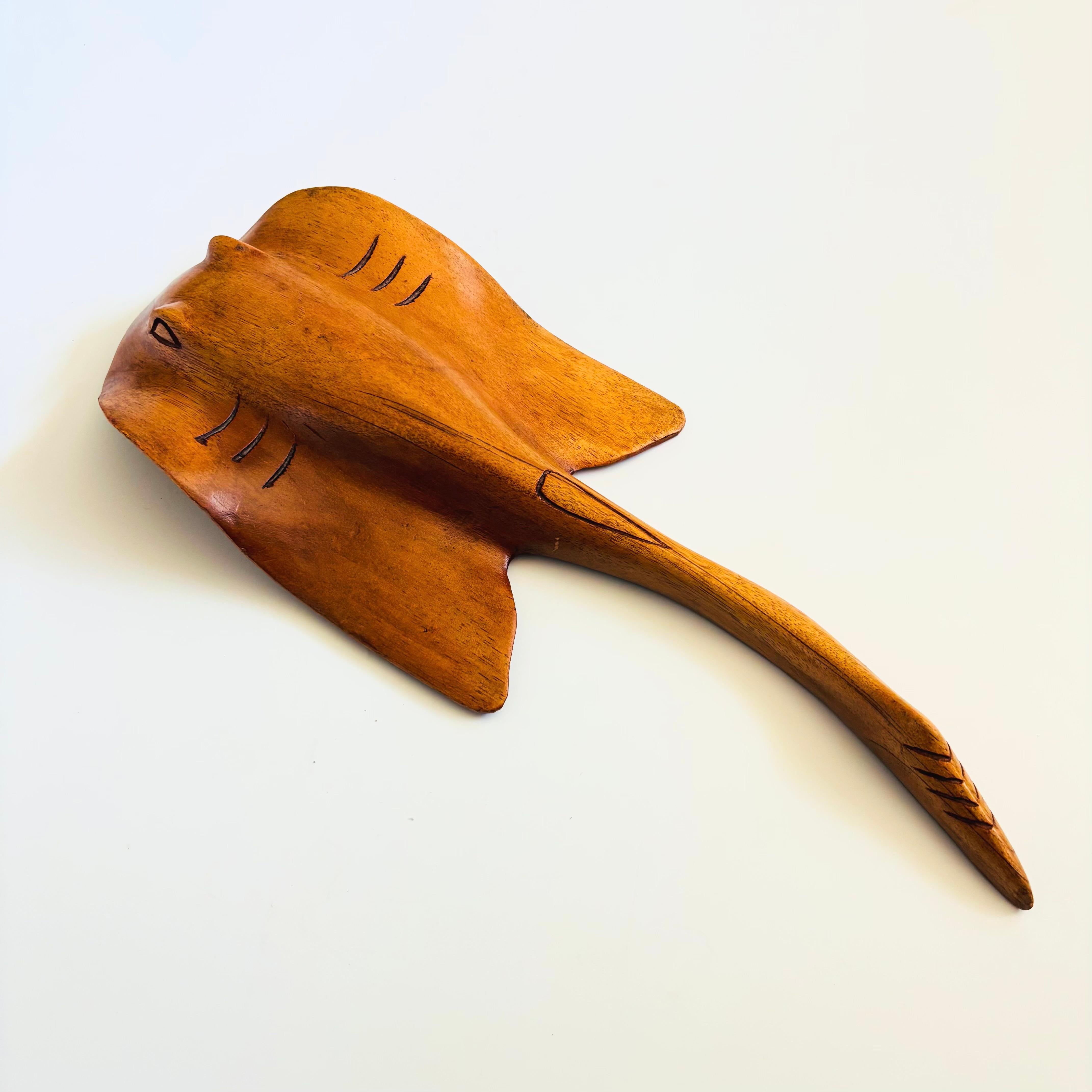Raya Picadora Grande de Madera Tallada en venta 2