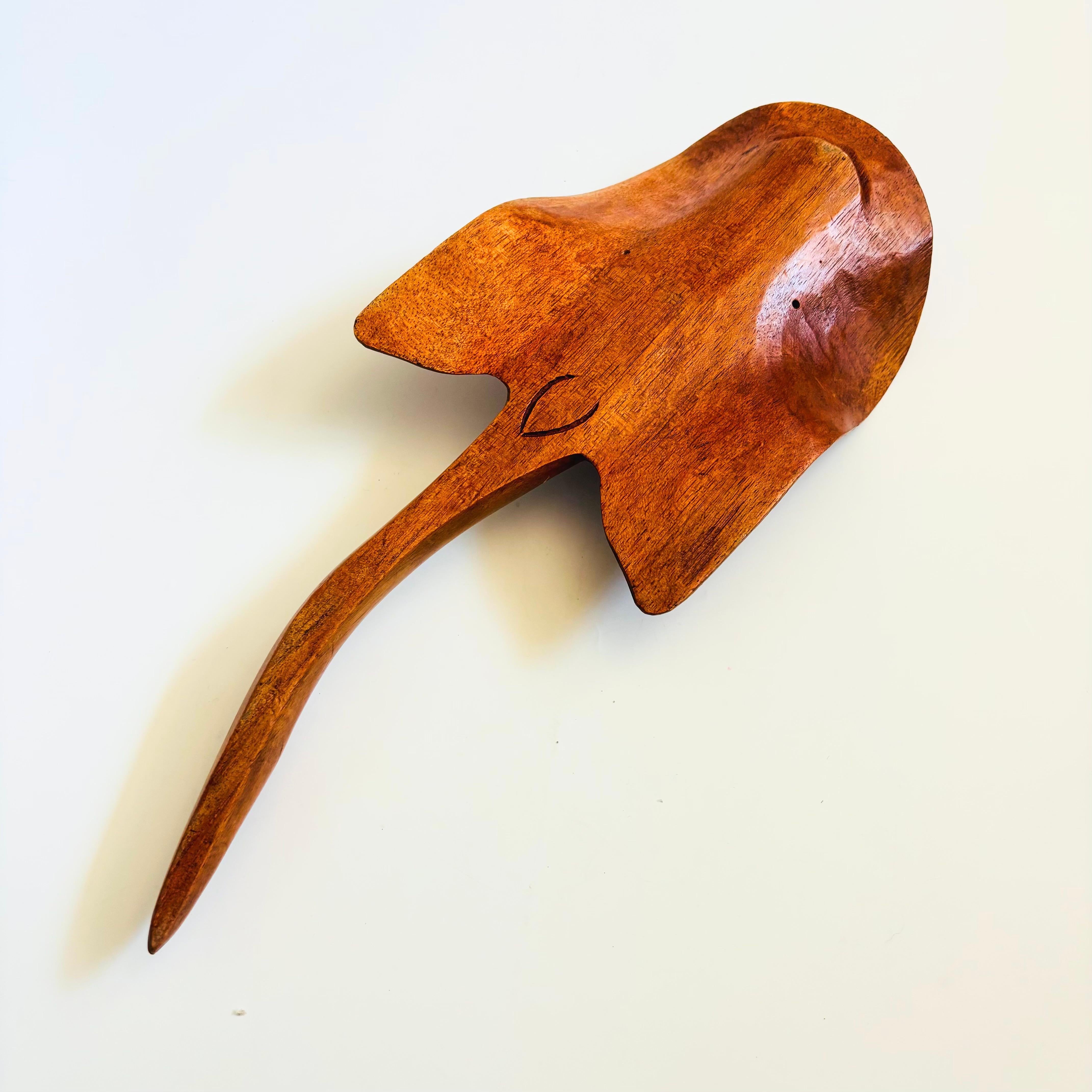 Raya Picadora Grande de Madera Tallada en venta 3