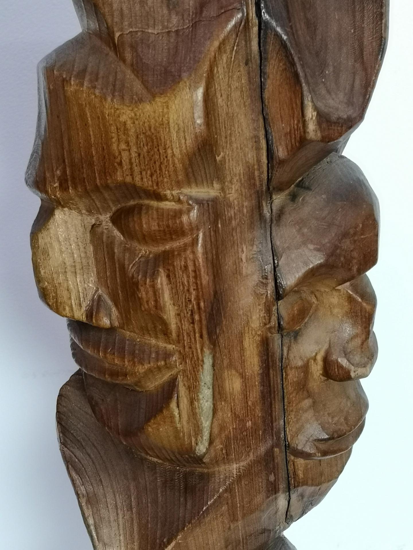 Large Carved Wood TOTEM Sculpture on Steel Base, 1970s For Sale 8