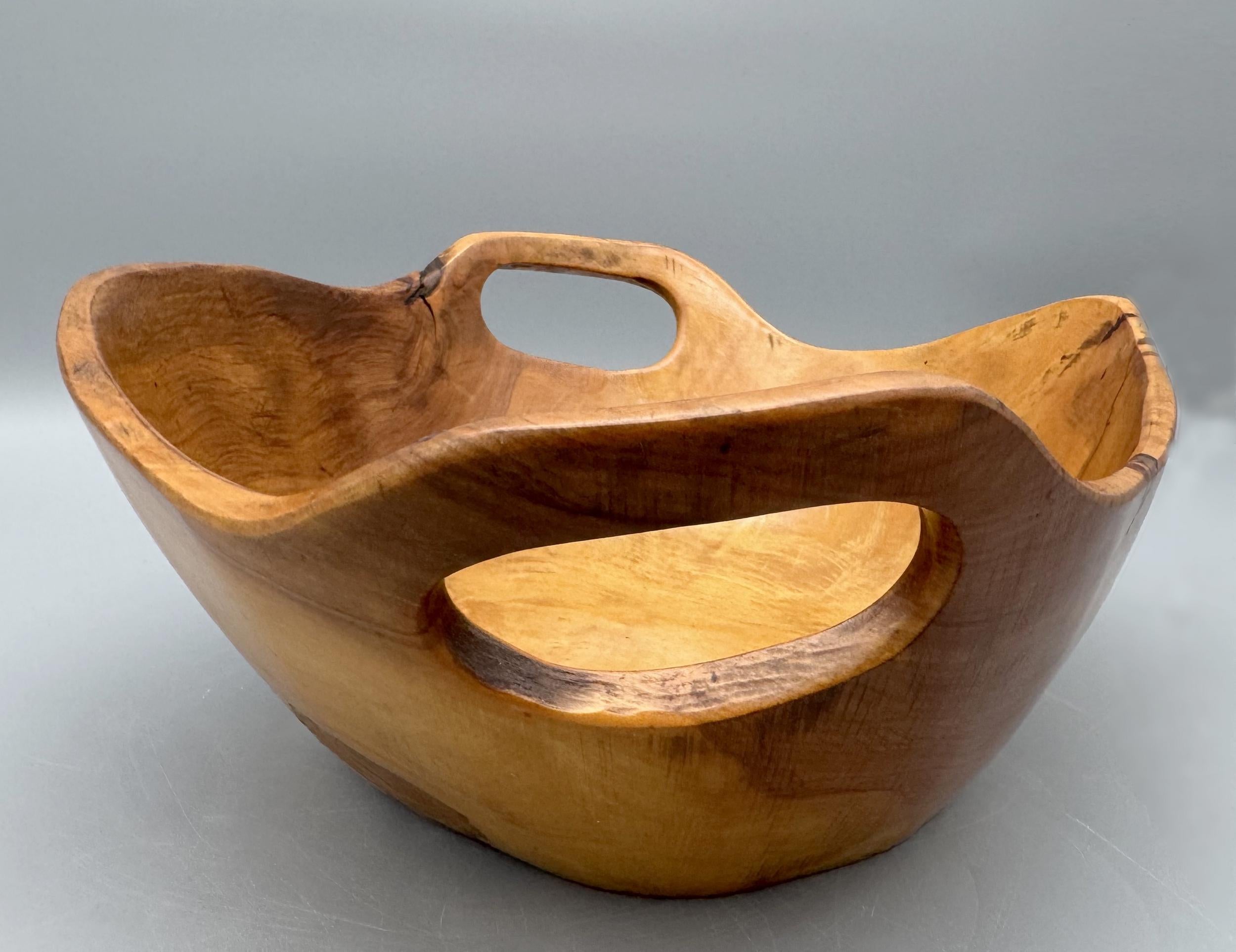 Gran cesta de madera tallada, Francia, hacia 1950 Tallado en venta