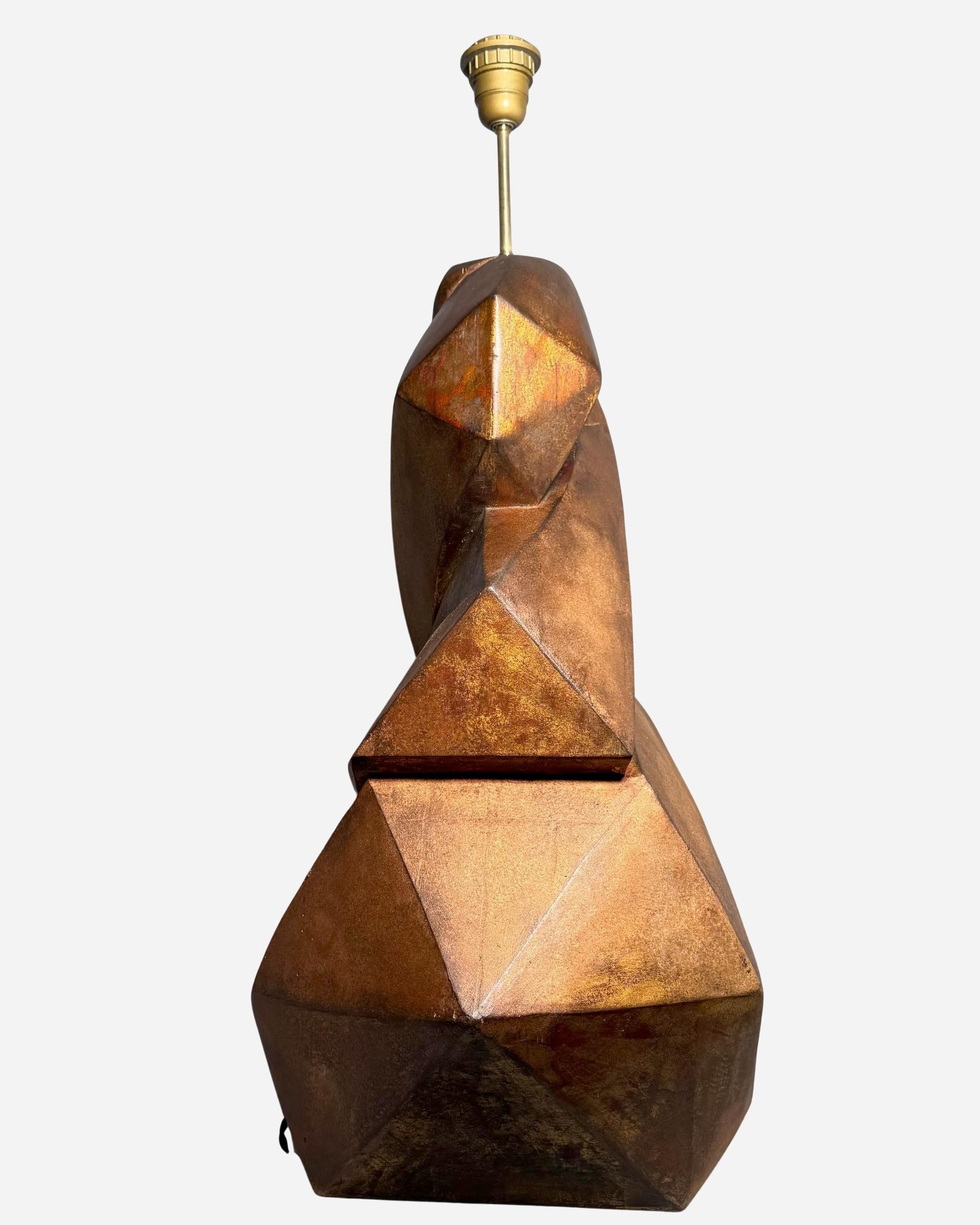 Grand pied de lampe en bois sculpté, Ed. Christopher Guy, Java, Indonésie, vers 2000 Bon état - En vente à Paris, FR