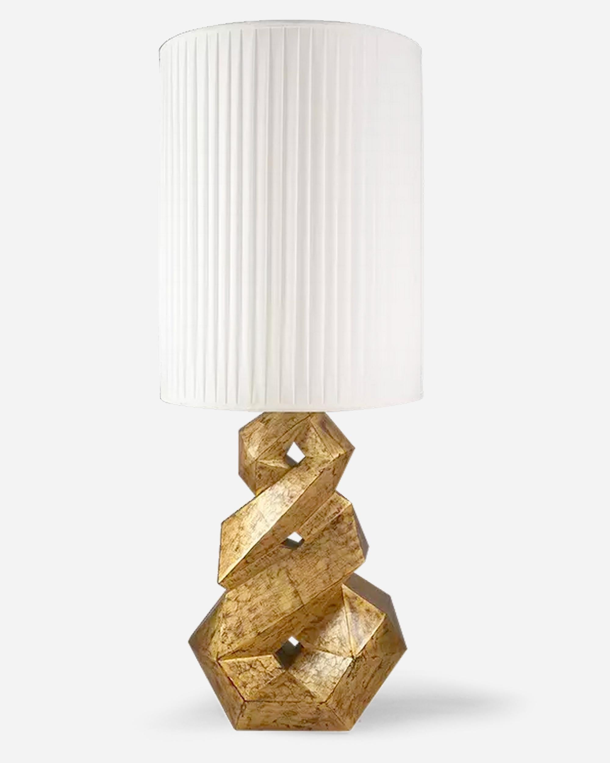 Fin du 20e siècle Grand pied de lampe en bois sculpté, Ed. Christopher Guy, Java, Indonésie, vers 2000 en vente