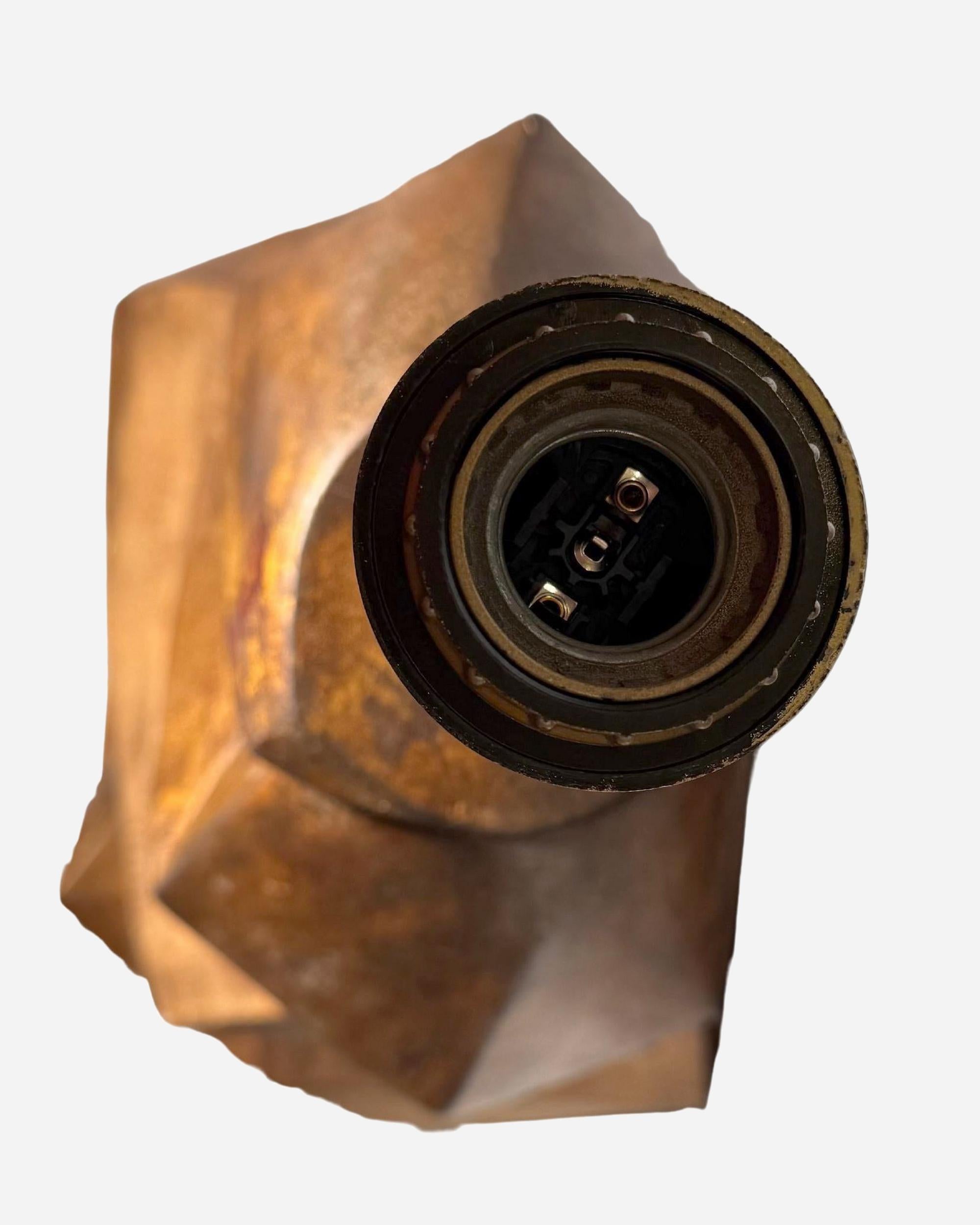 Bois Grand pied de lampe en bois sculpté, Ed. Christopher Guy, Java, Indonésie, vers 2000 en vente