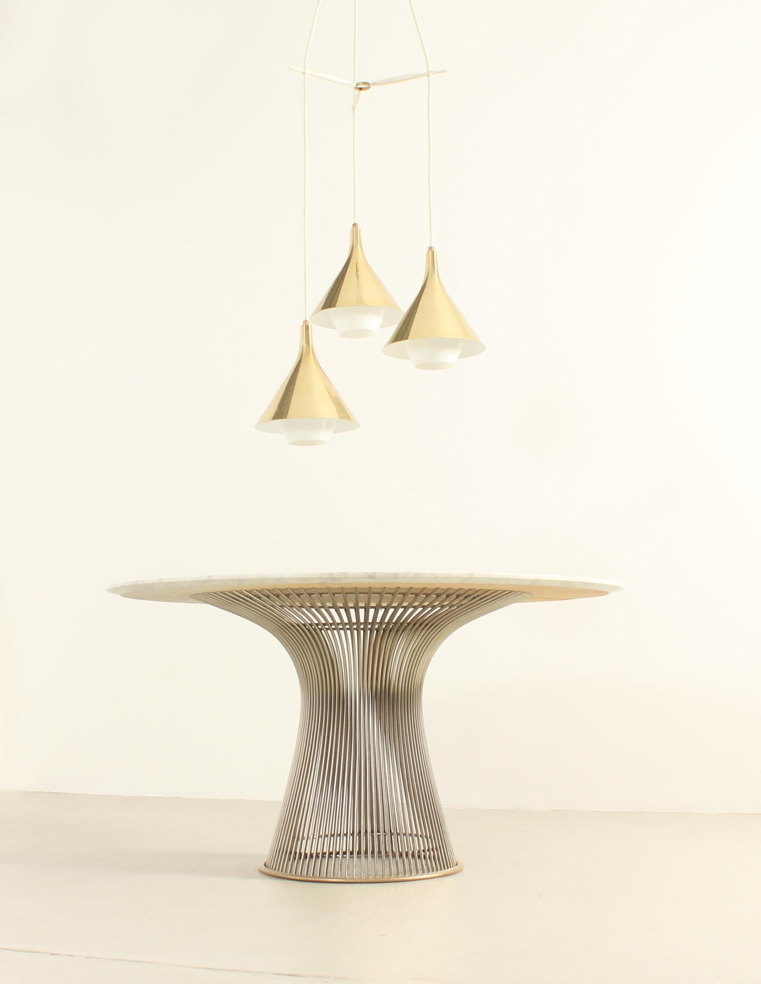 Large Cascading Chandelier in the style of Paavo Tynell, 1950's In Good Condition For Sale In Barcelona, ES