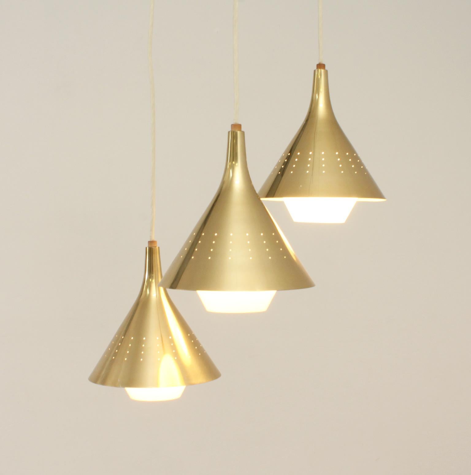 Large Cascading Chandelier in the style of Paavo Tynell, 1950's For Sale 2