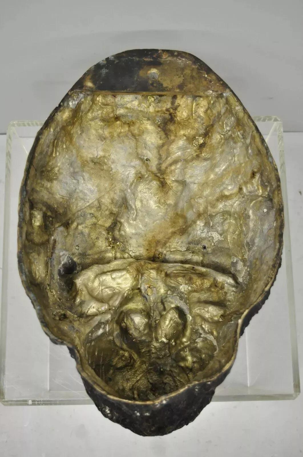 Gran Escultura de Bronce Fundido con Cabeza de Gorila de 20