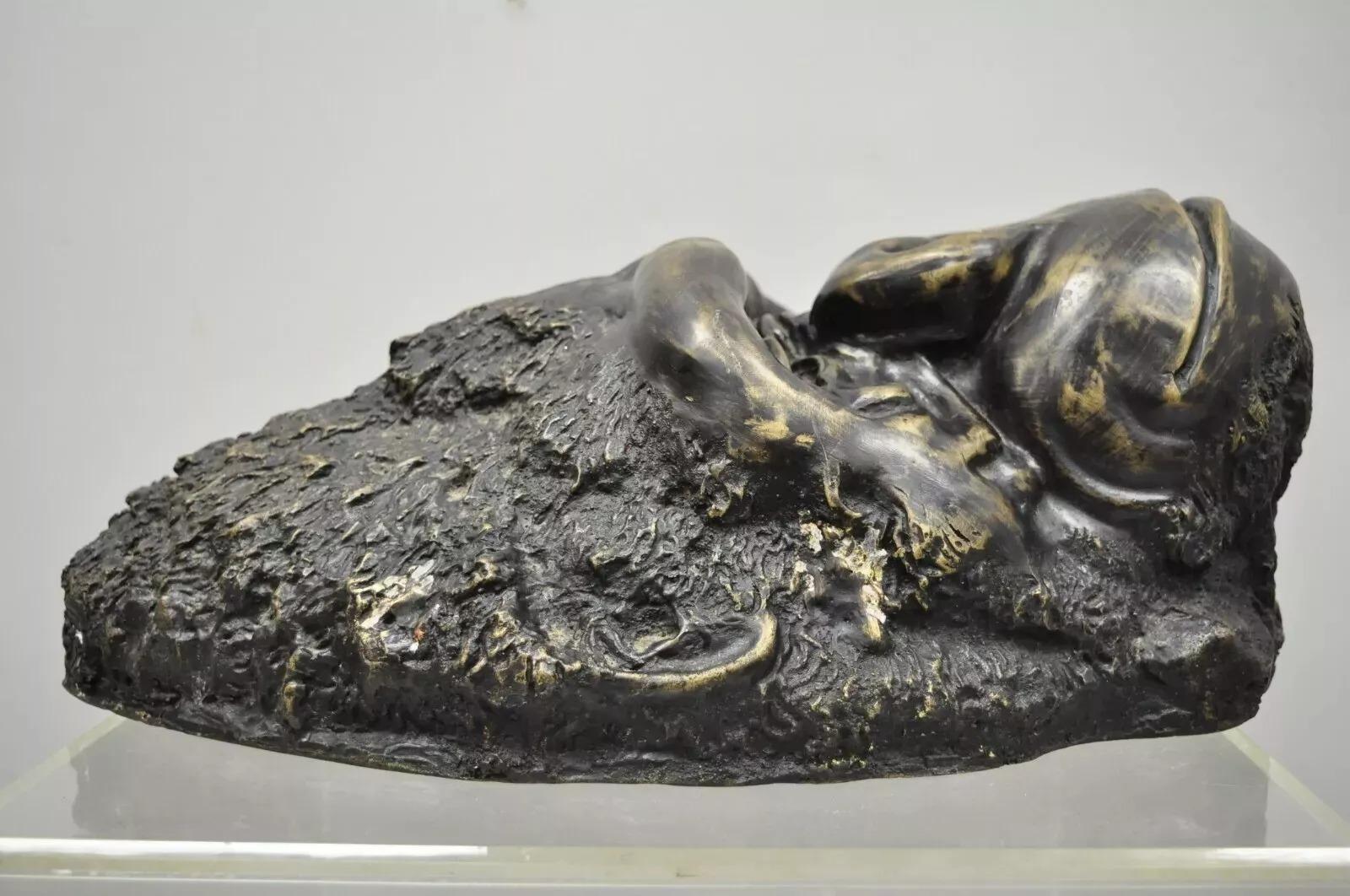 Gran Escultura de Bronce Fundido con Cabeza de Gorila de 20