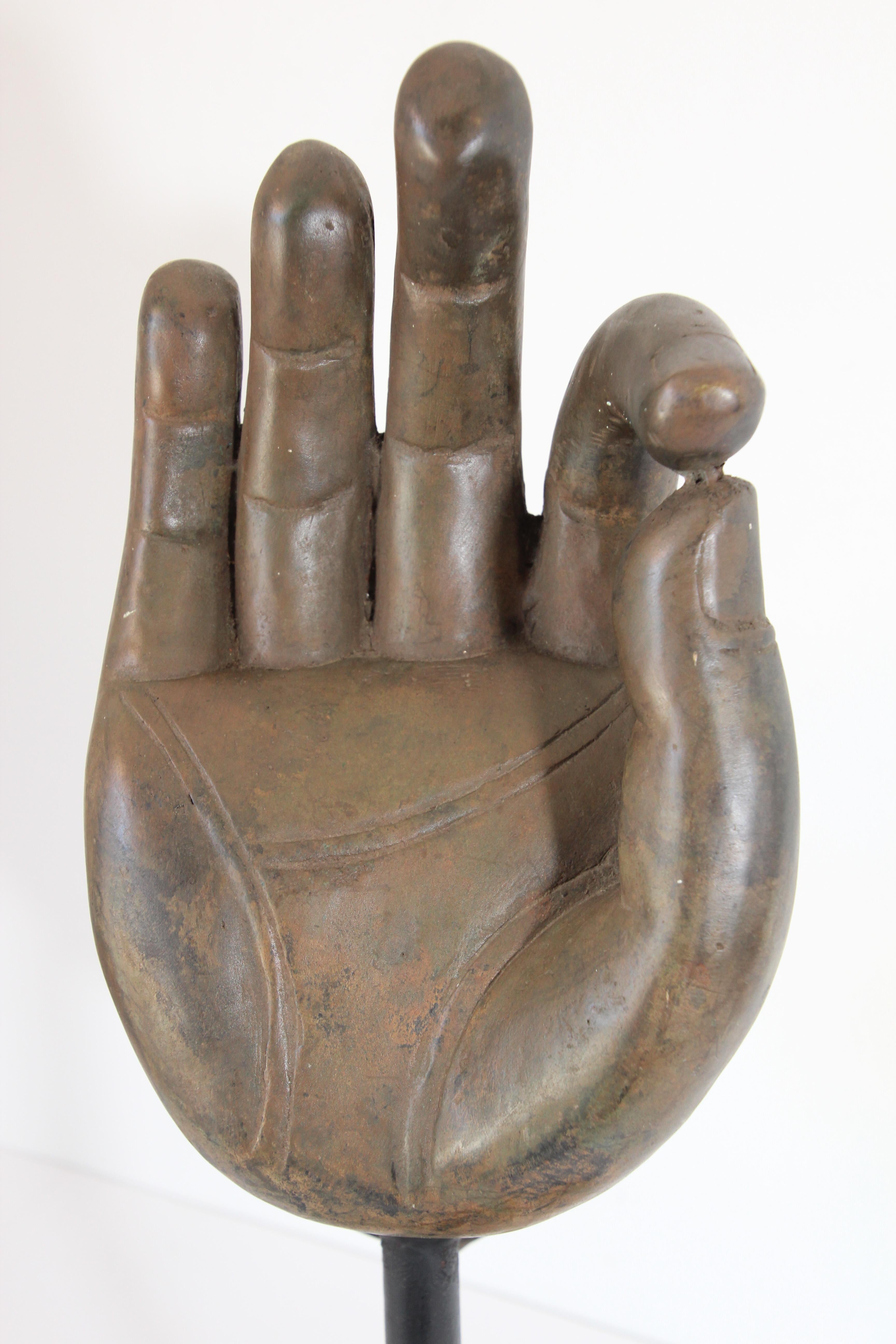 Grande sculpture de main de Bouddha en bronze coulé sur Stand en vente 6