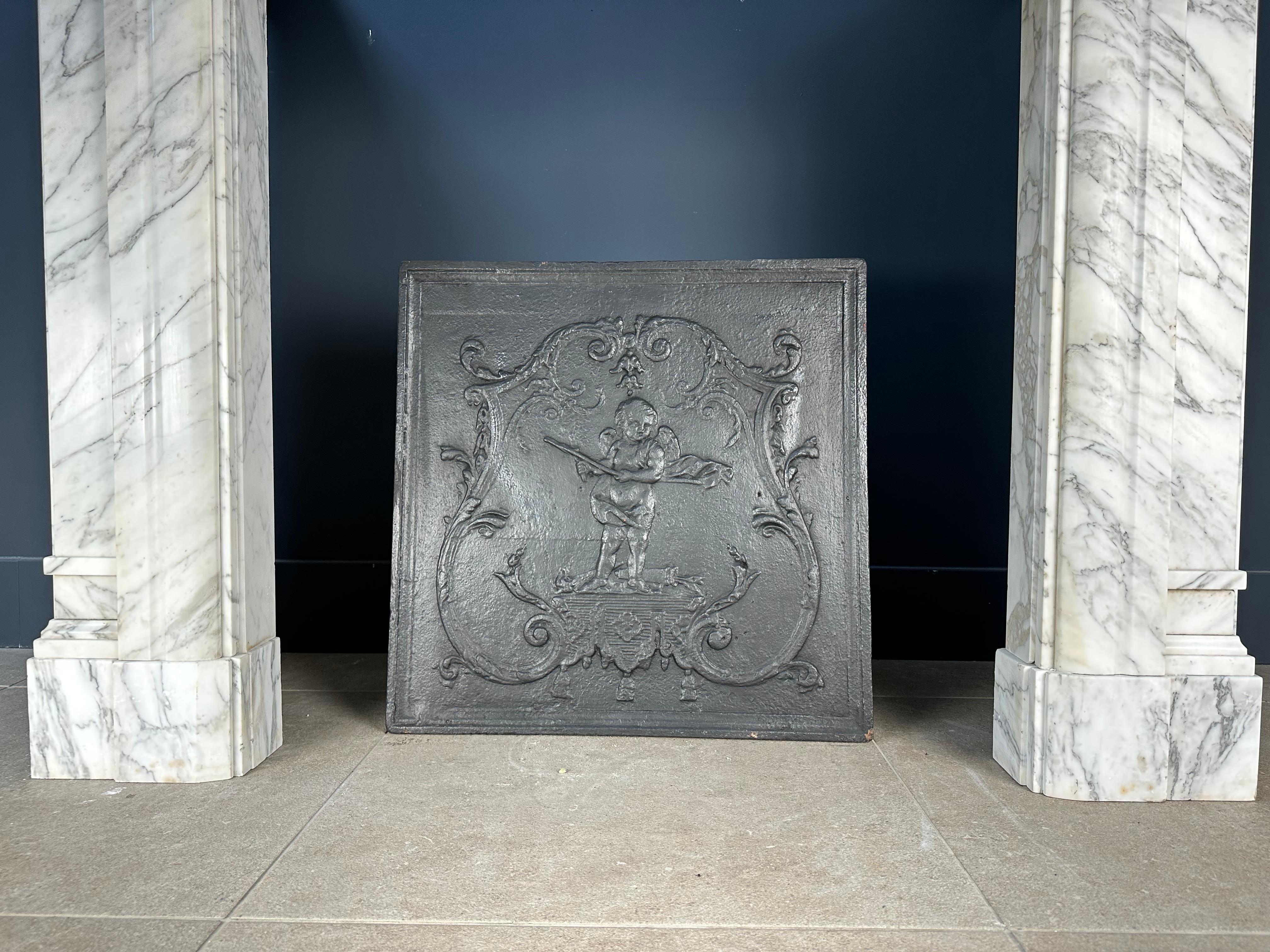 Français Grande plaque de cheminée antique en fonte en vente