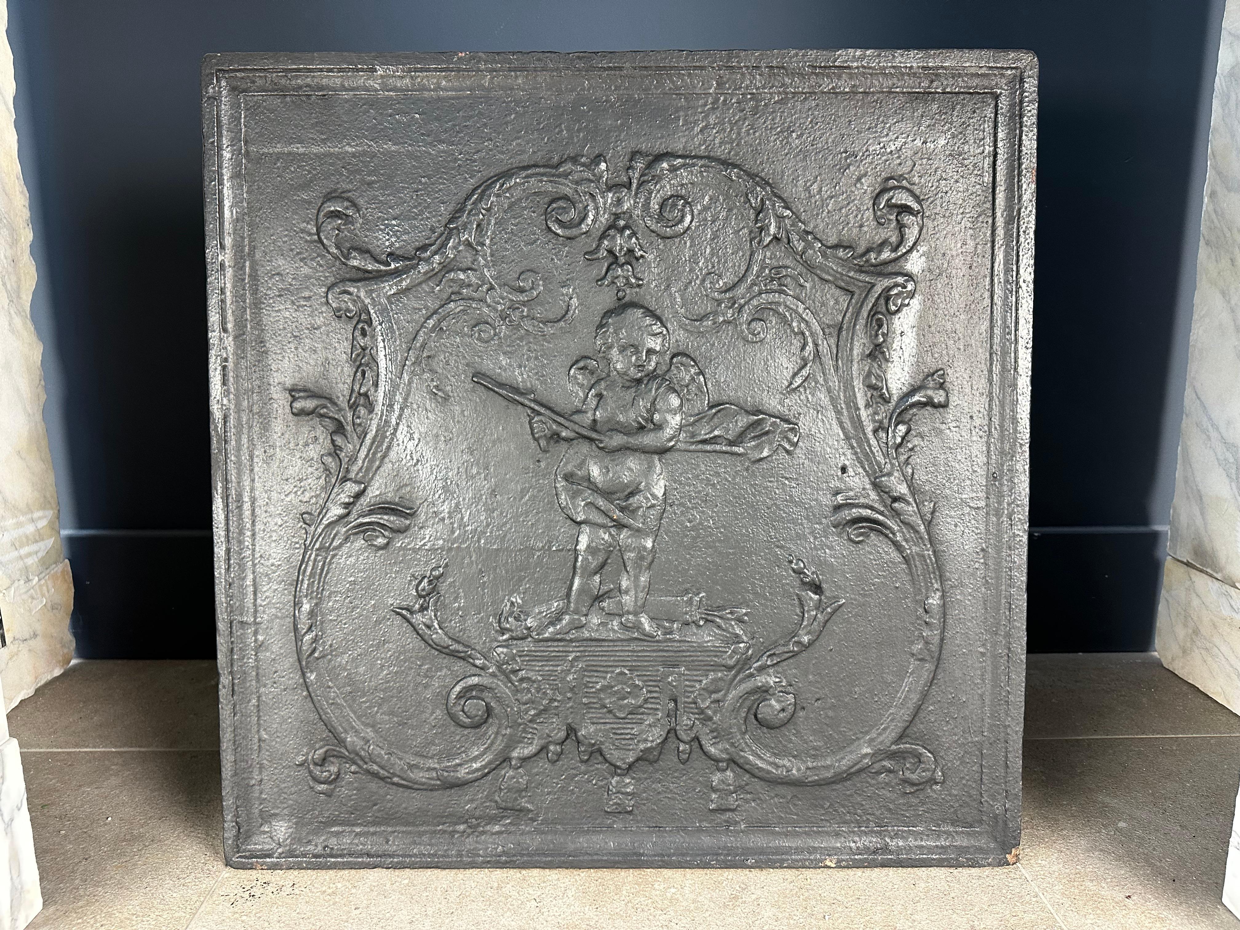 Large Cast Iron Antique Fireback In Good Condition For Sale In Oostvoorne, NL