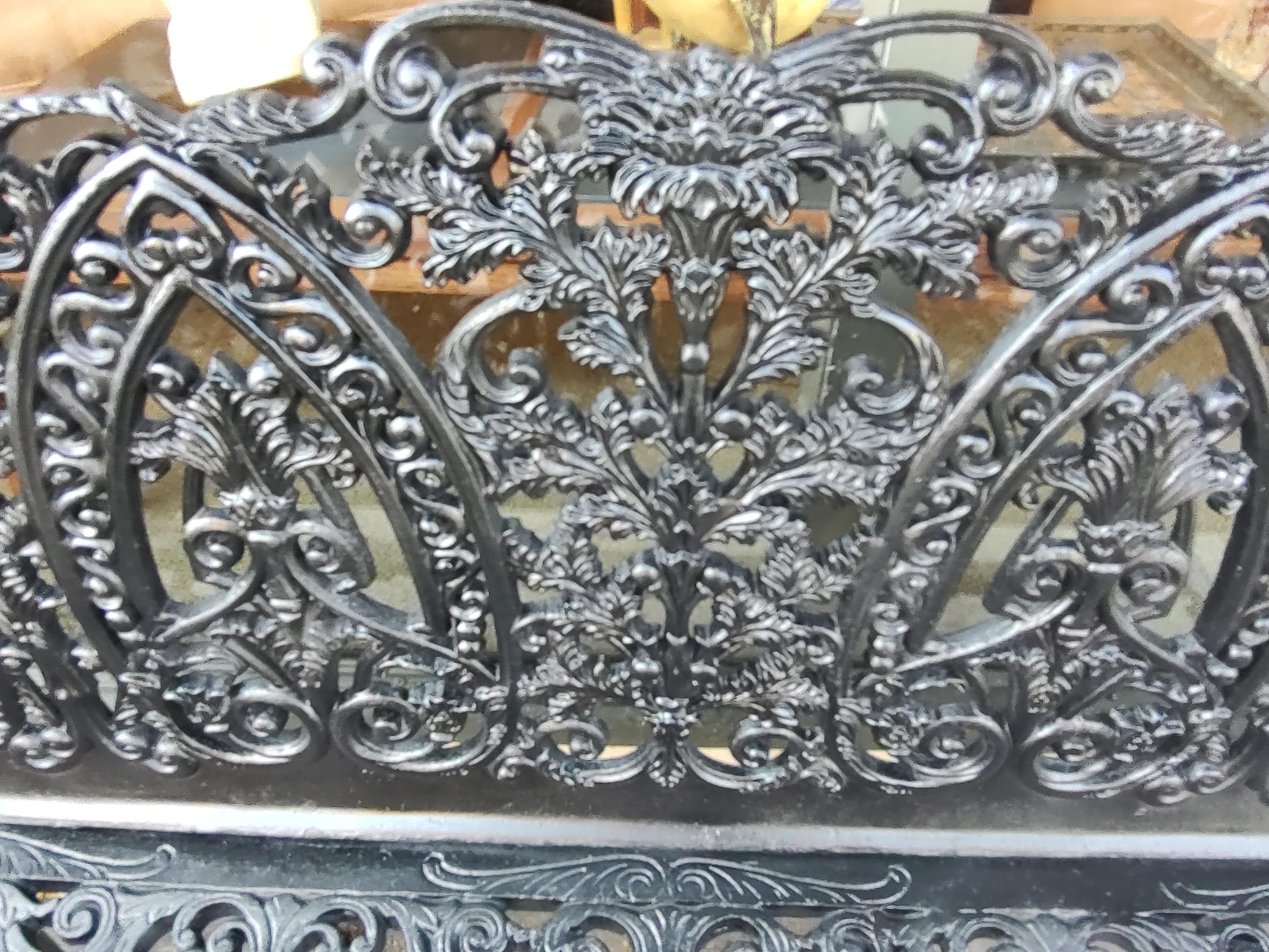 Large Cast Iron Garden Bench In The Style of Art Noveau Renaissance Revival  For Sale 4