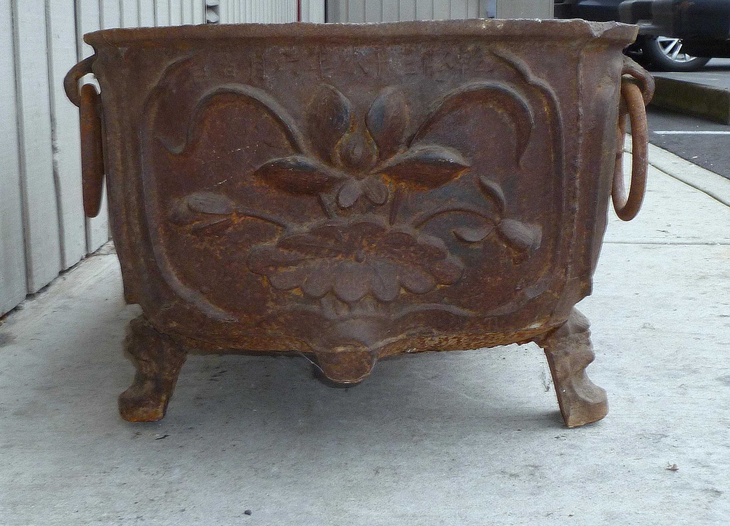 Large Cast Iron Tub with Floral Motif For Sale 2