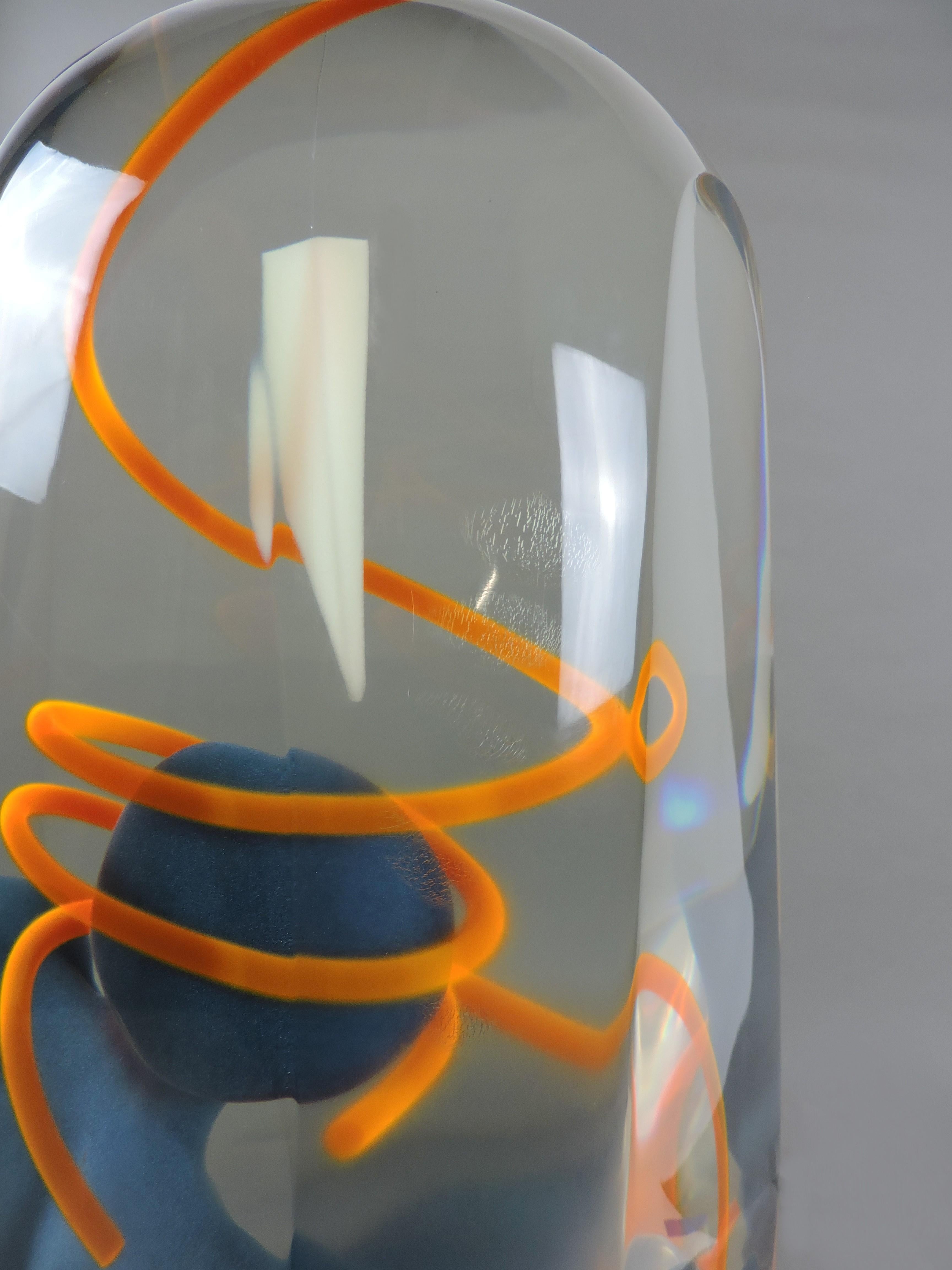 Grande sculpture futuriste en acrylique moulée en Lucite «amocles » de Karen Brown en vente 3