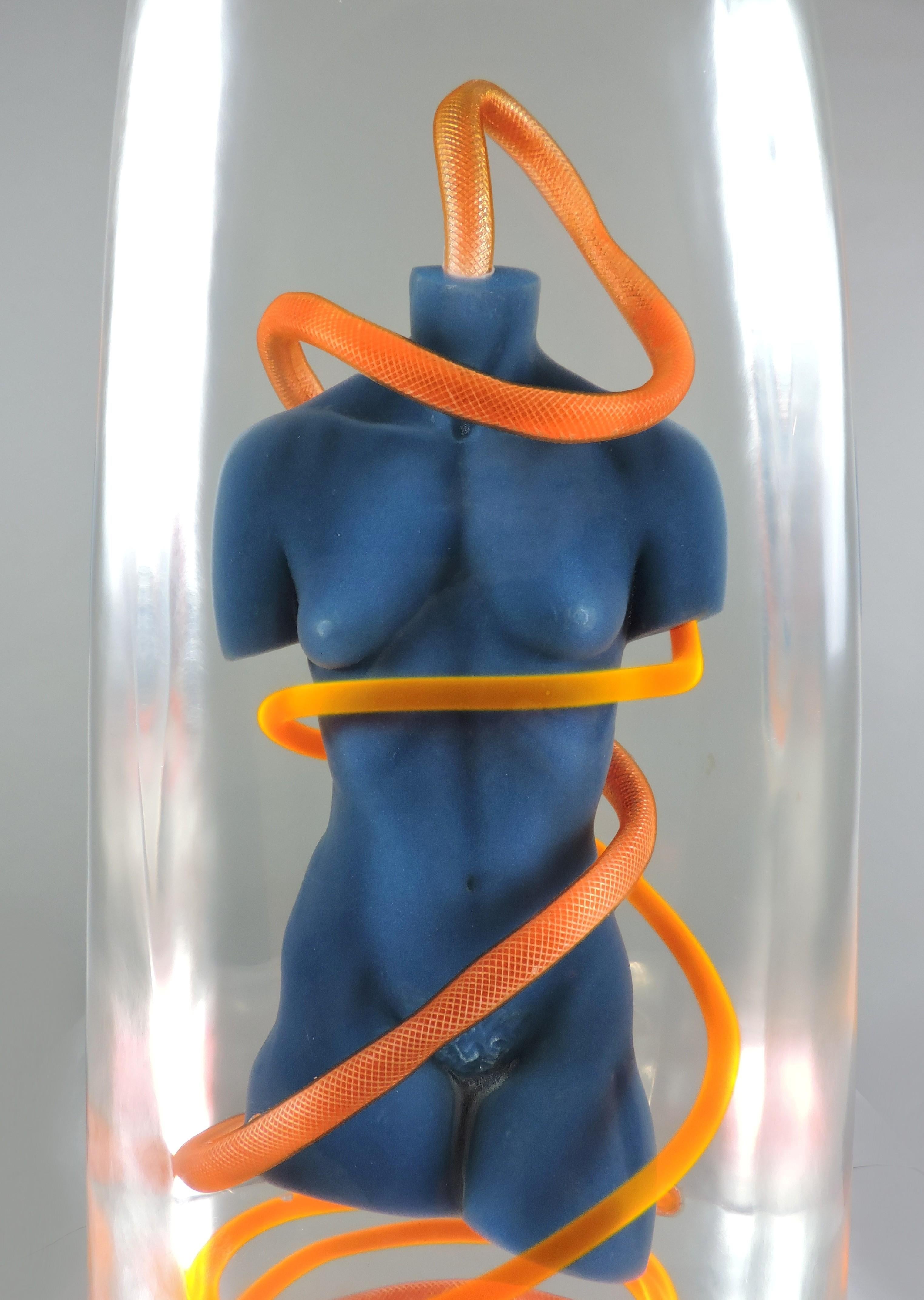 Poli Grande sculpture futuriste en acrylique moulée en lucite «TTGTY » de Karen Brown en vente