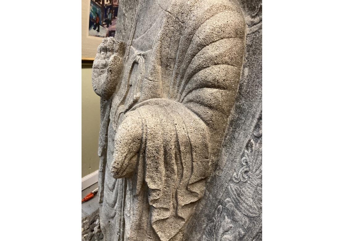 Grande figurine de Bouddha de jardin en pierre ou en ciment moul en vente 7