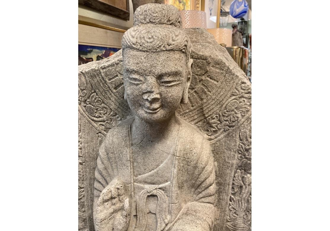 Groe Buddha-Gartenfigur aus Steinguss oder Zement im Zustand „Starke Gebrauchsspuren“ im Angebot in Bridgeport, CT