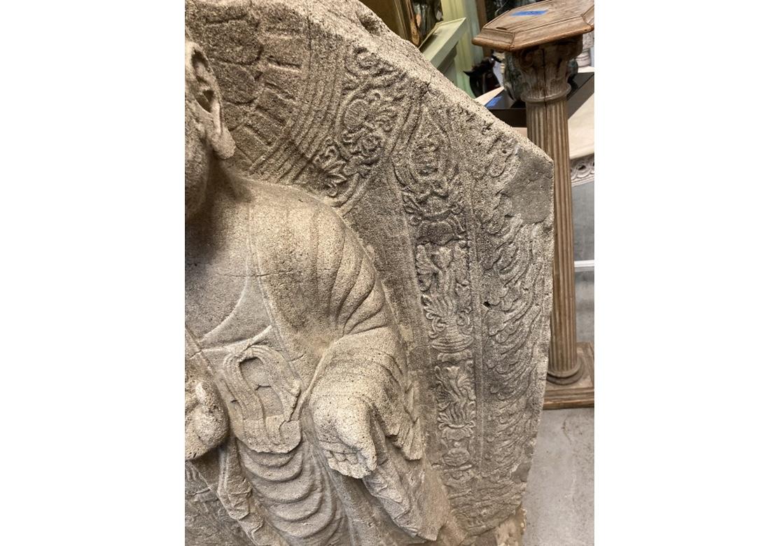 Grande figurine de Bouddha de jardin en pierre ou en ciment moul en vente 2