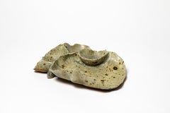 Grande piatto o vide poche in ceramica grigia di Catherine Mathieu del XX secolo