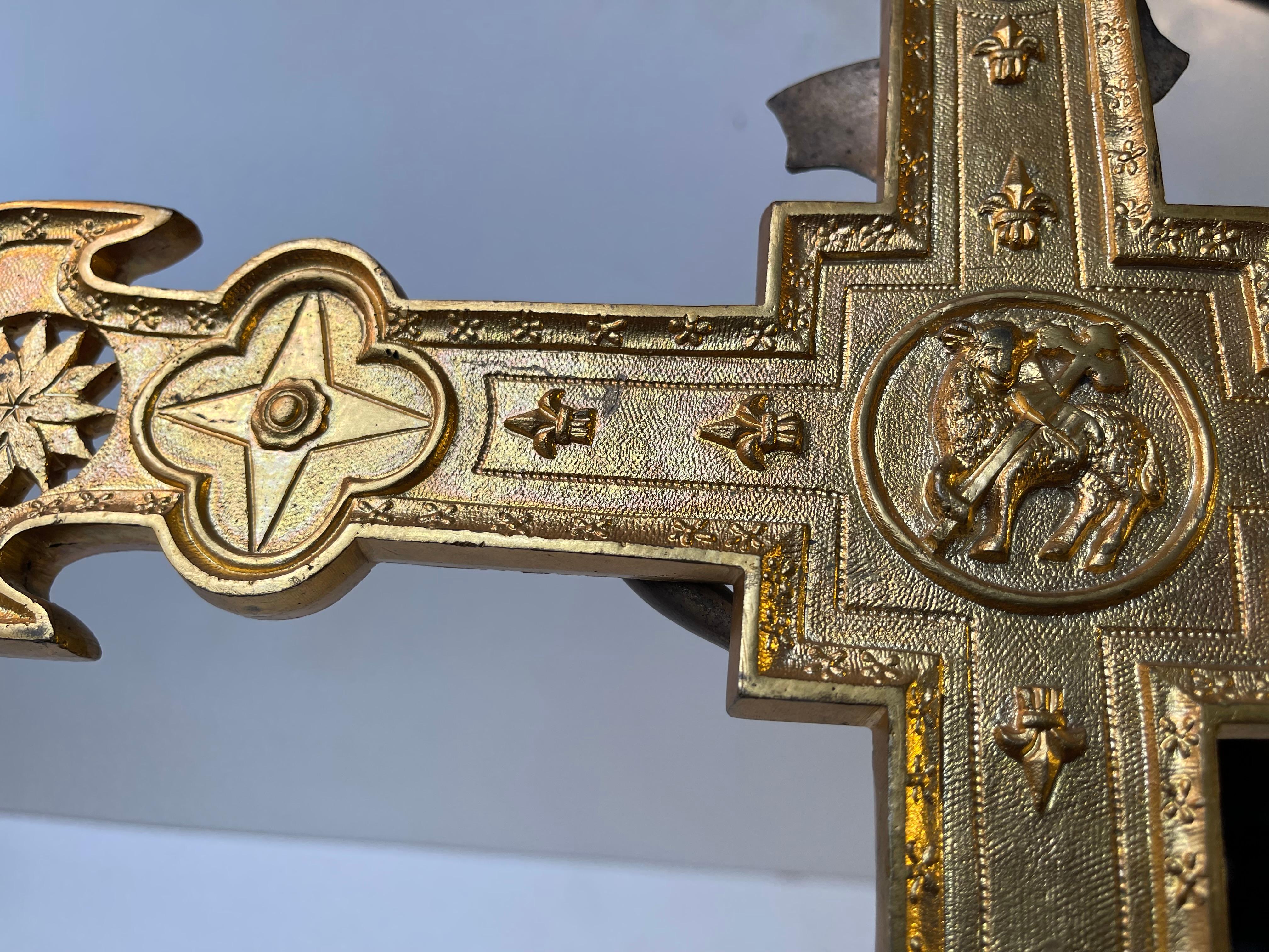 Large Catholic Altar or Procession Cross - Crucifix in Gilt Bronze For Sale 8