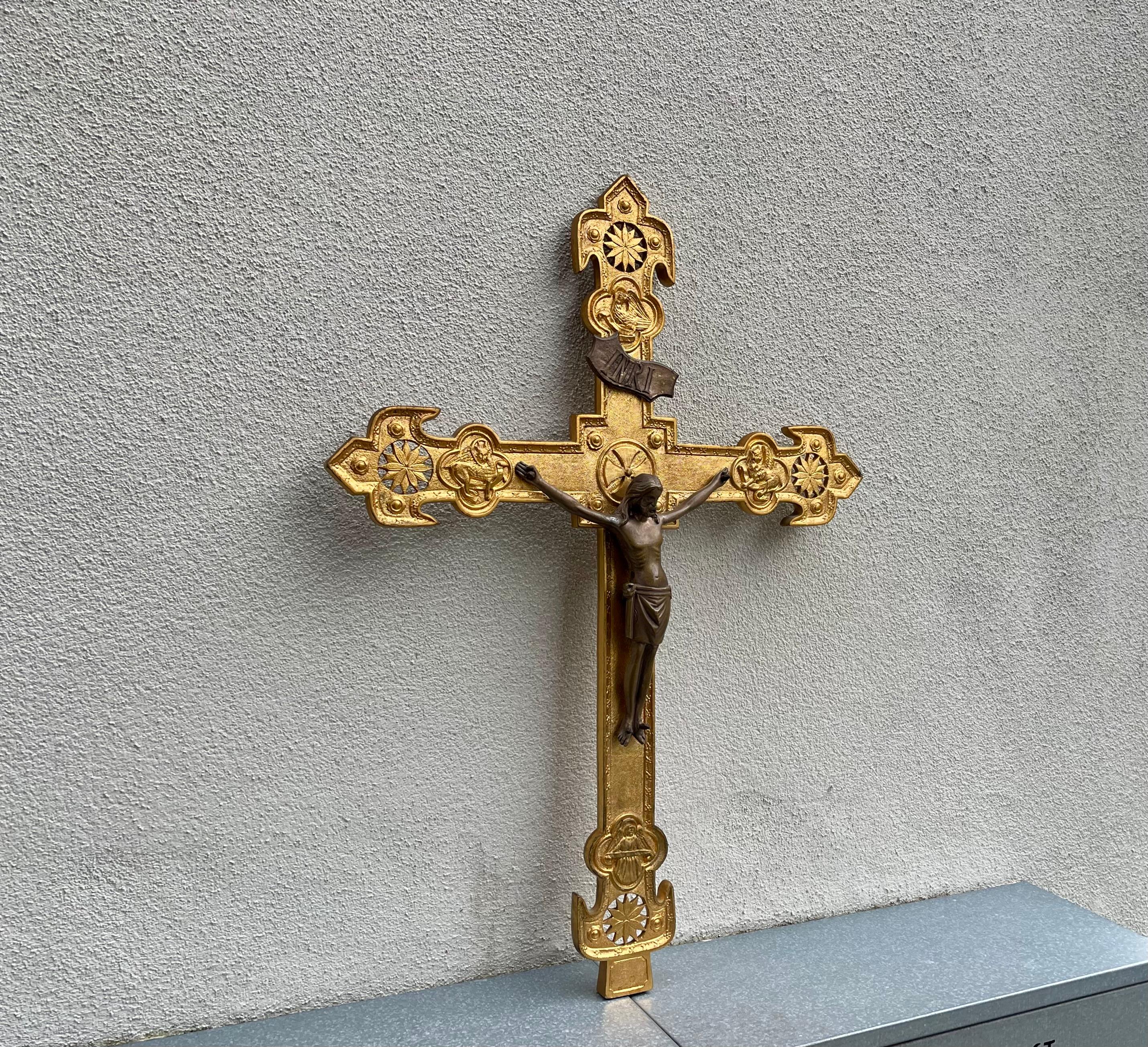 Large Catholic Altar or Procession Cross - Crucifix in Gilt Bronze For Sale 10