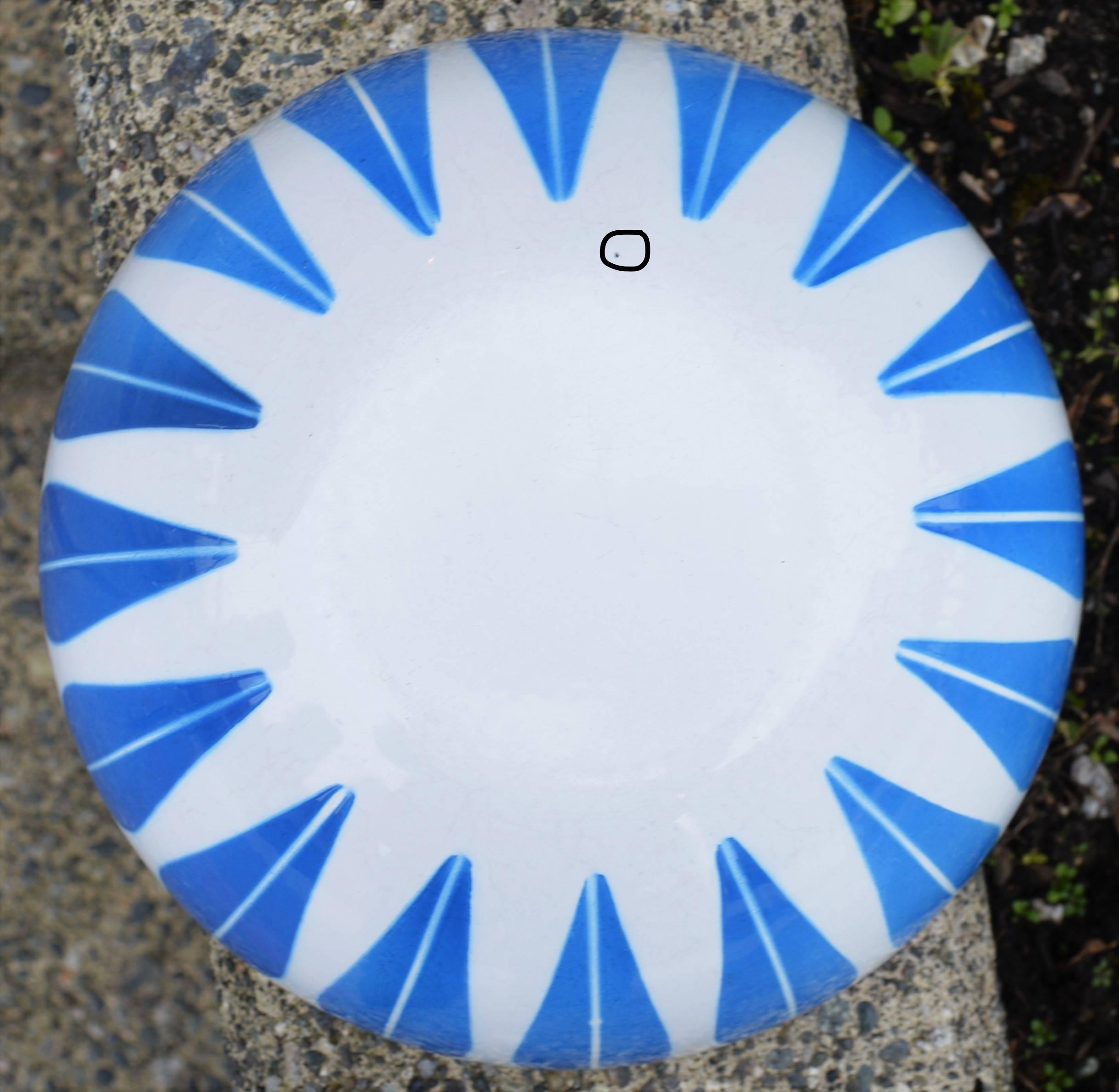 Large Cathrineholm Enamel Bowl in White with Blue Lotus Design In Excellent Condition In New Westminster, British Columbia