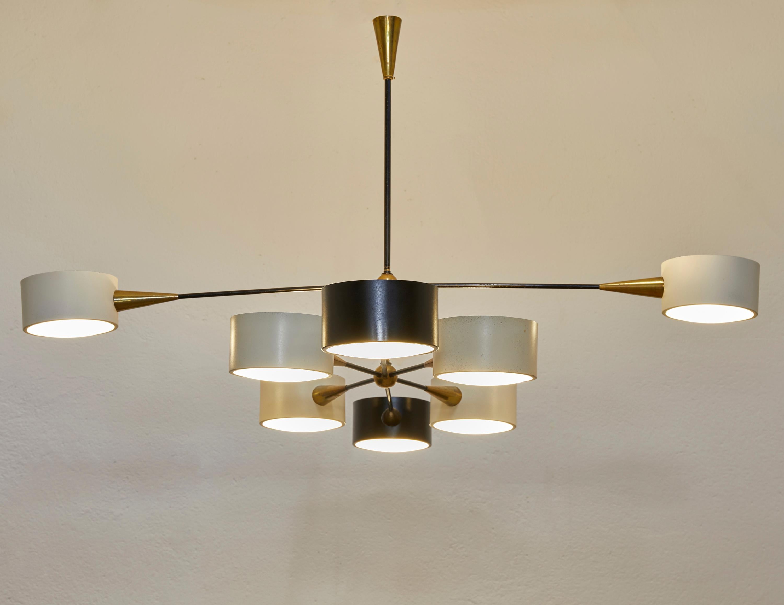 Large Brass and Frosted Glass Chandelier by Editions Lunel, France 1950-60 In Good Condition In Renens, CH