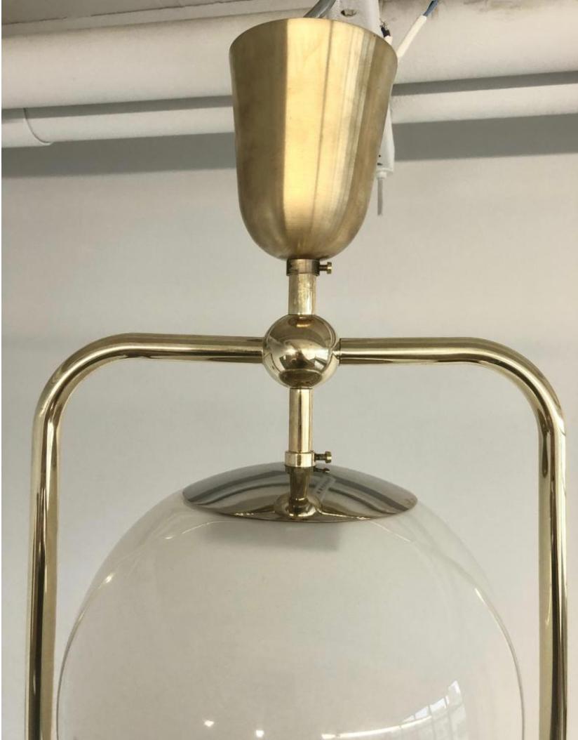 Gran lámpara de techo de Paavo Tynell para Taito Oy, Model 1925. en Bueno estado para la venta en Long Island City, NY