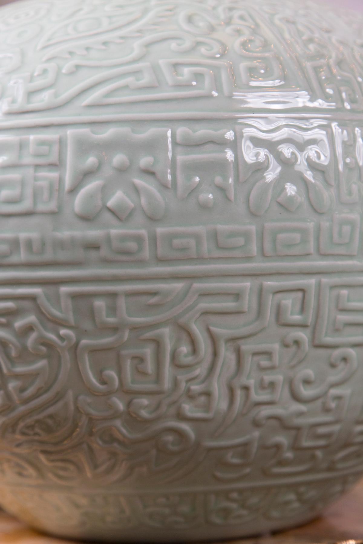 Large Celadon Bottle Neck Chinese Porcelain Vase In Good Condition For Sale In Woodbury, CT