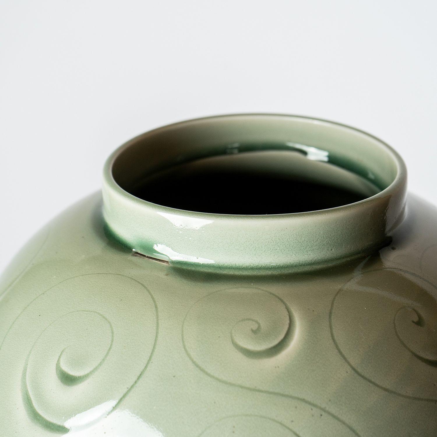 Large Vintage Celadon Vase by Agnete Hoy for Bullers Studio Pottery, c. 1940s 7