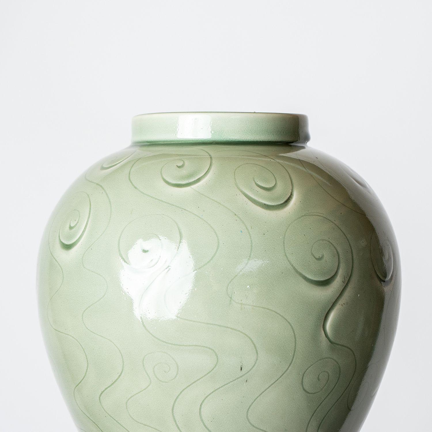 Large Vintage Celadon Vase by Agnete Hoy for Bullers Studio Pottery, c. 1940s 1