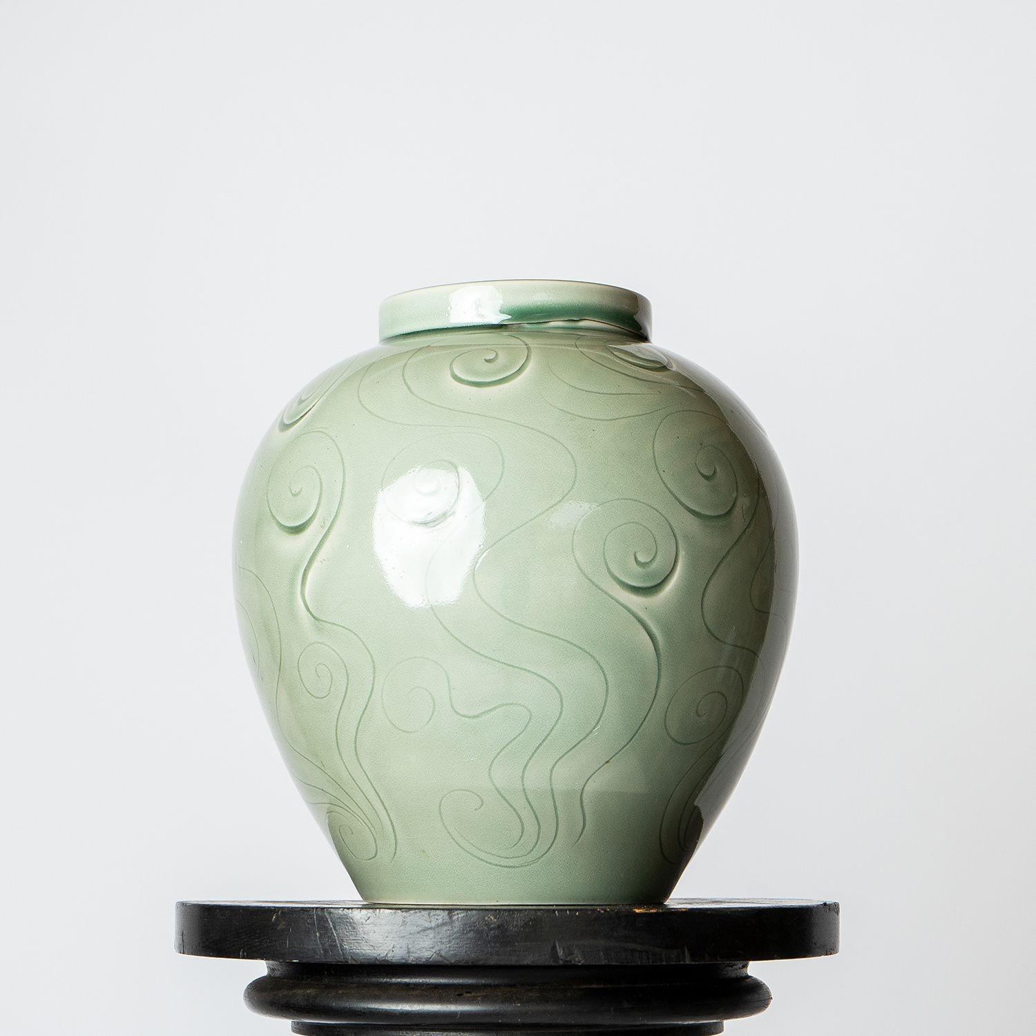 Large Vintage Celadon Vase by Agnete Hoy for Bullers Studio Pottery, c. 1940s 2