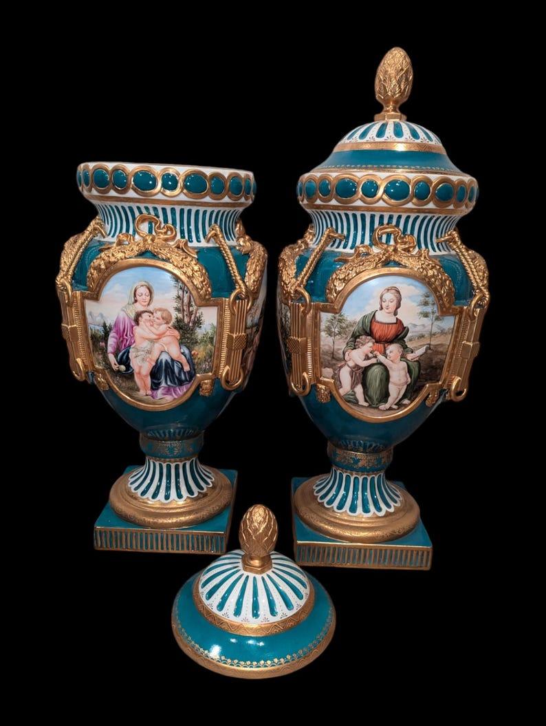 Sconosciuto Grande urna con coperchio Celestial Blue King Louis Sèvres Style Scenery in vendita