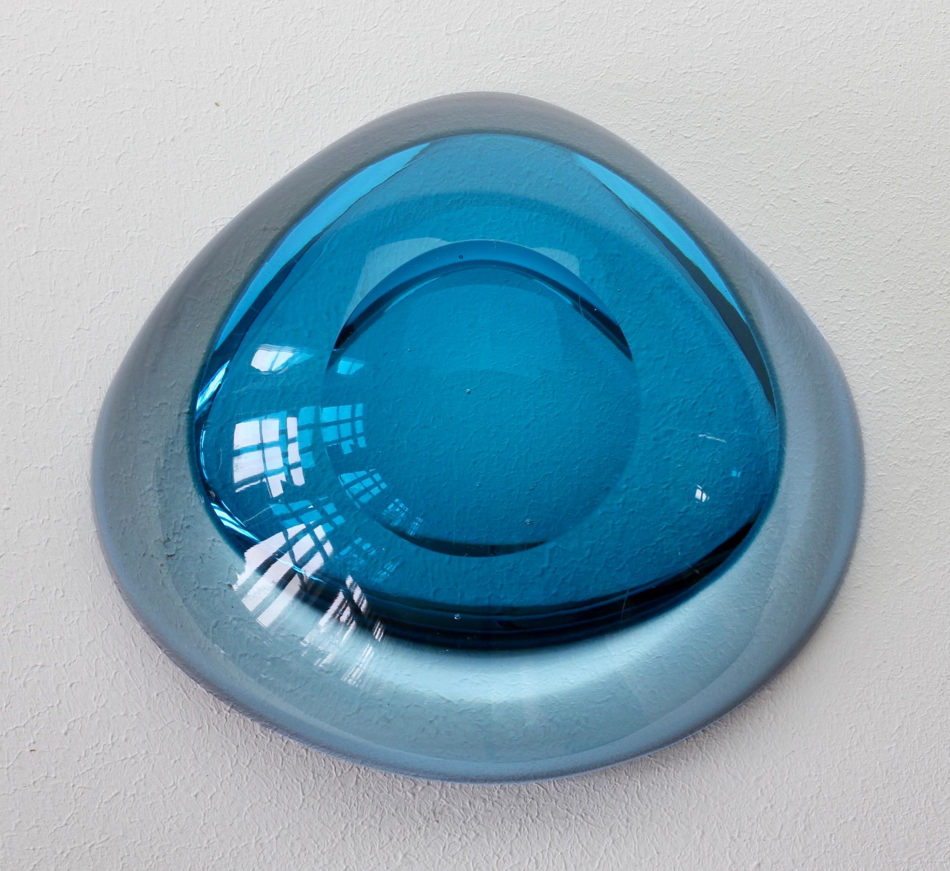 Große Cenedese Italienische Asymmetrische Blaue Sommerso Murano Glas Schale:: Schüssel:: Aschenbecher im Angebot 14