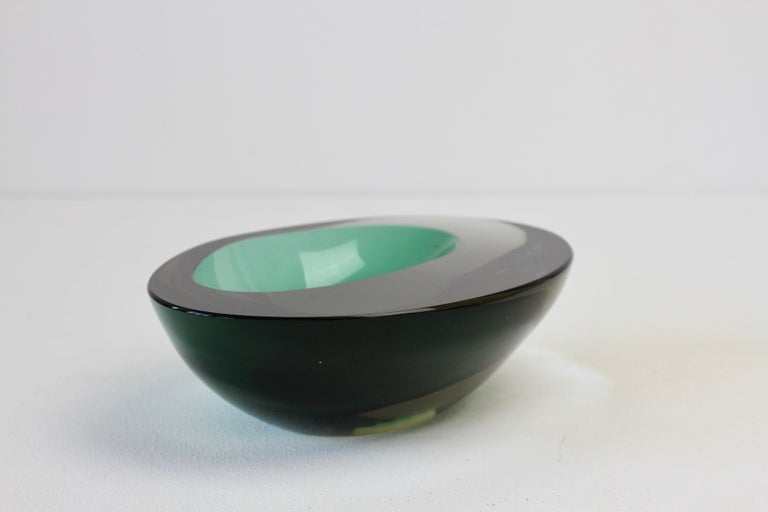 Large Cenedese Italian Asymmetric Green Sommerso Murano Glass Bowl Dish, Ashtray For Sale 11