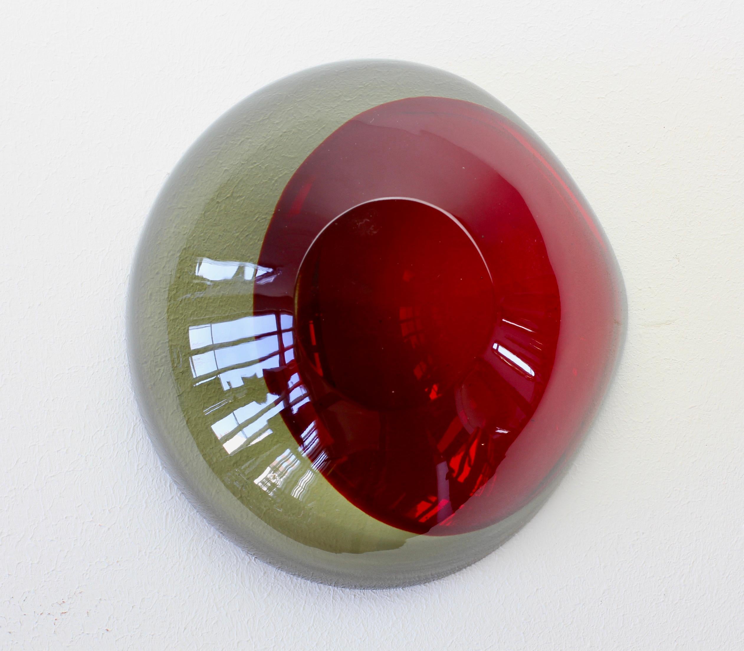 Große Cenedese italienische asymmetrische rote Sommerso Murano-Glas Schüssel Schüssel oder Aschenbecher im Angebot 2