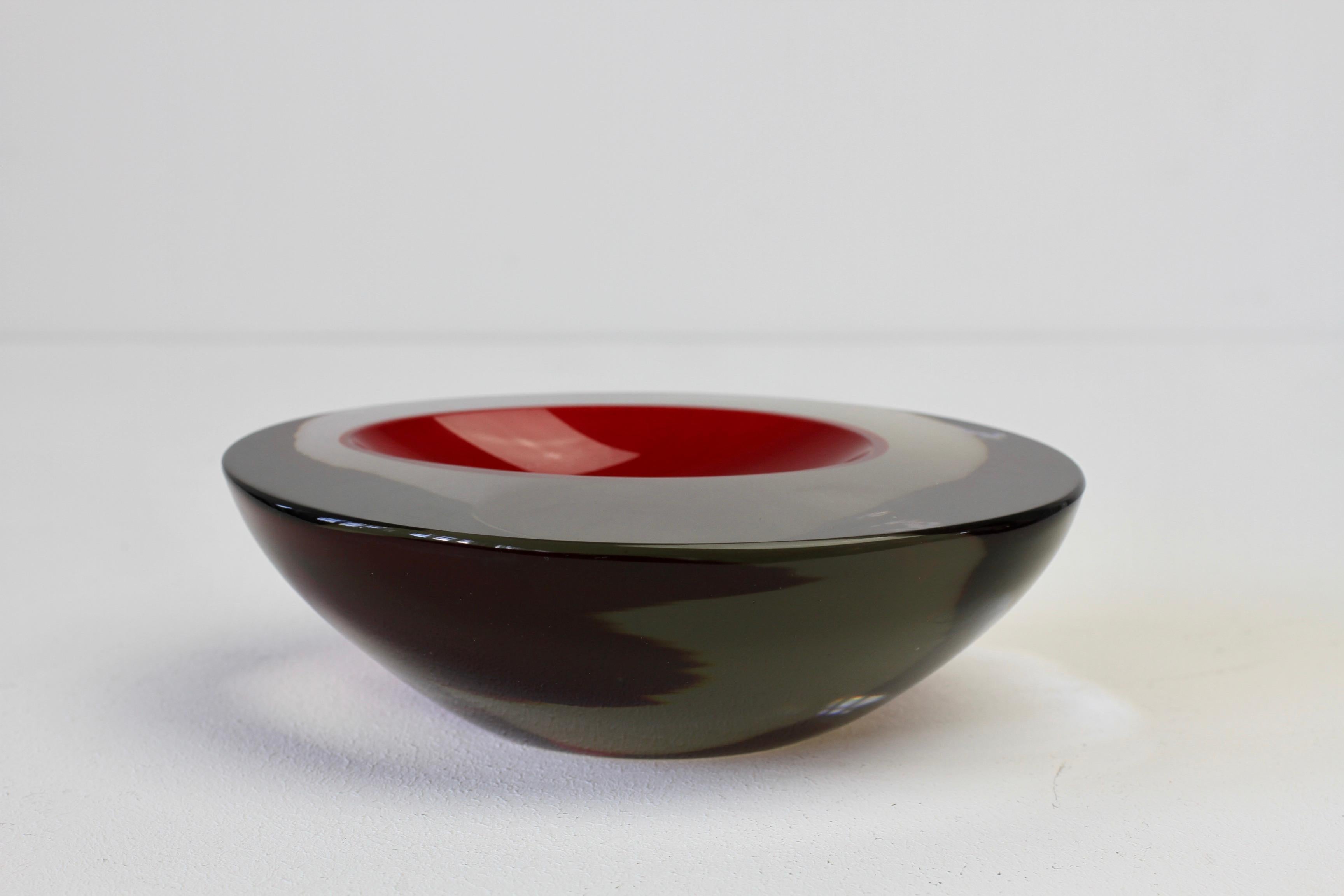 Large Cenedese Italian Asymmetric Red Sommerso Murano Glass Bowl Dish or Ashtray For Sale 10